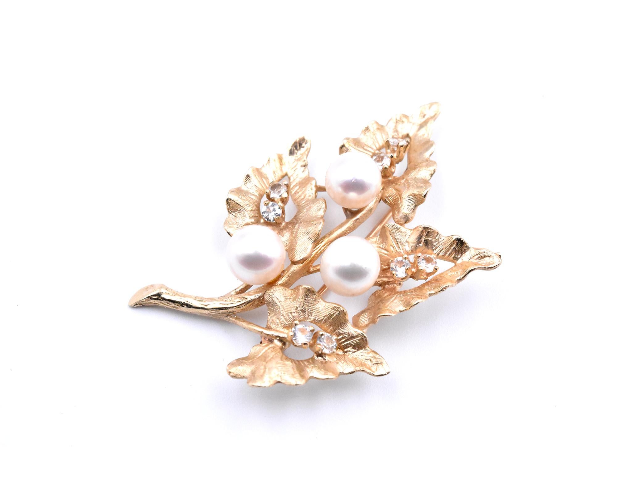 18 Karat Yellow Gold Akoya Cultured Pearl and White Sapphire Leaf Pin In Excellent Condition For Sale In Scottsdale, AZ
