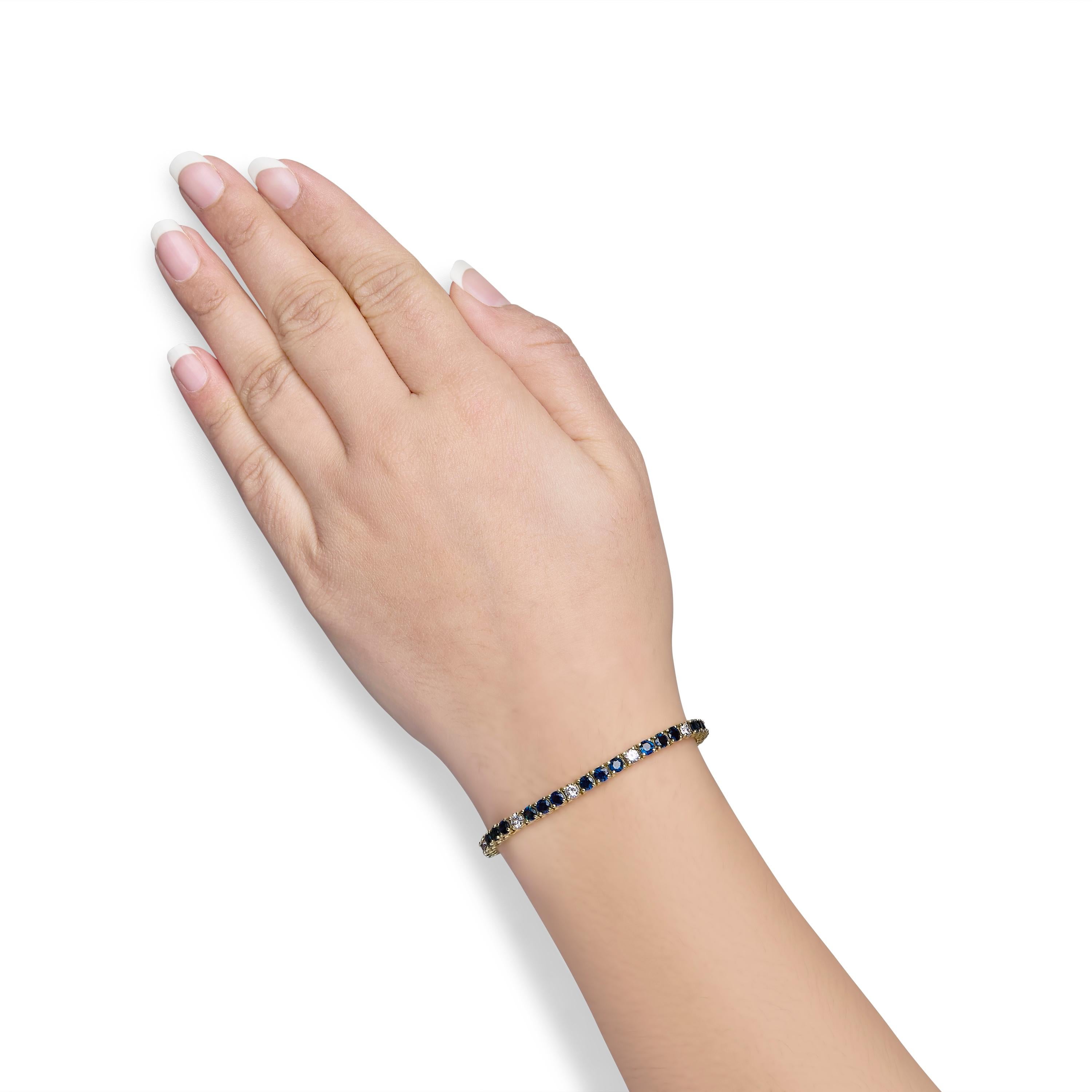 18K Yellow Gold Alternating 1 1/5 Cttw Diamond and Blue Sapphire Tennis Bracelet In New Condition For Sale In New York, NY