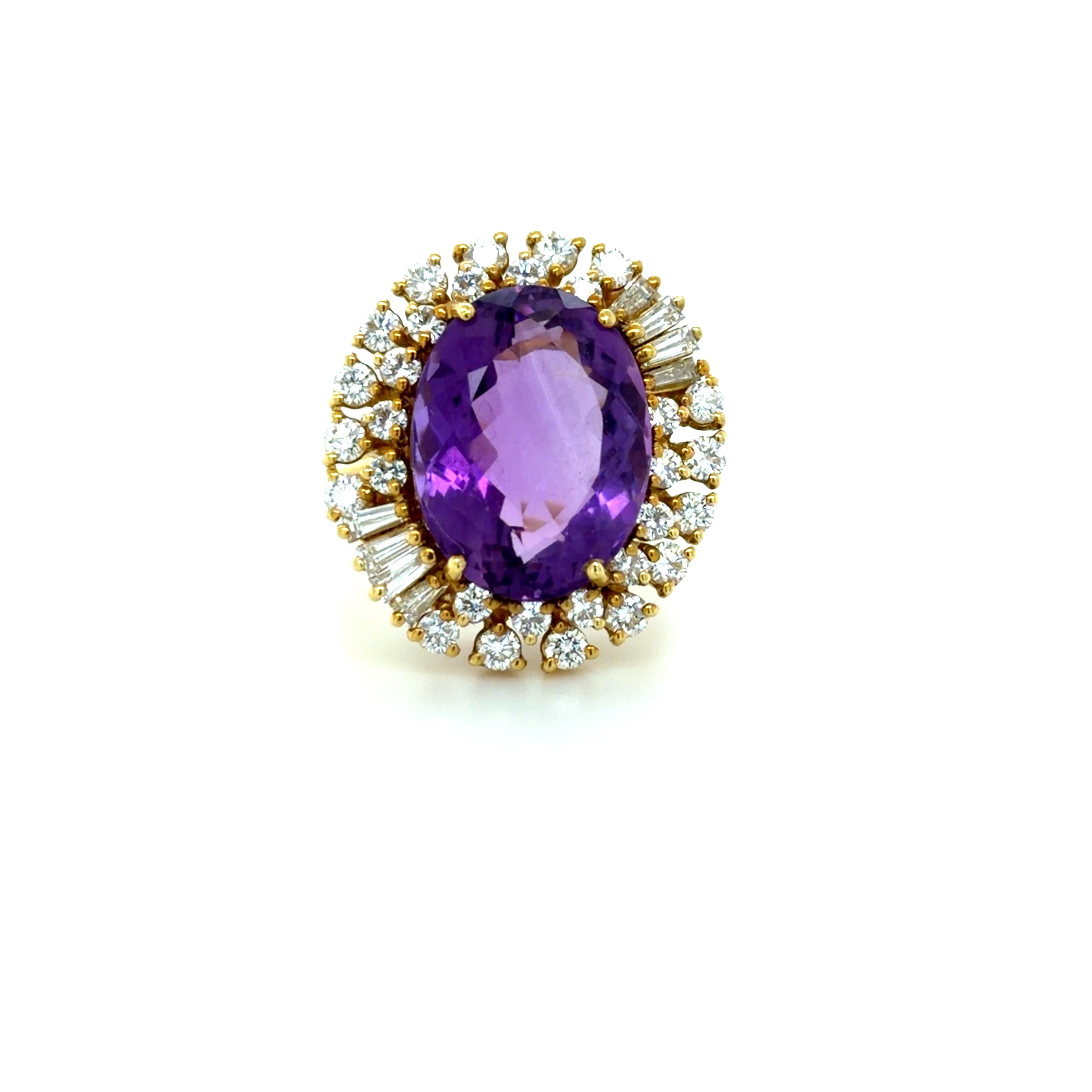Cocktailring aus 18 Karat Gelbgold, Amethyst und Diamant (Ovalschliff) im Angebot