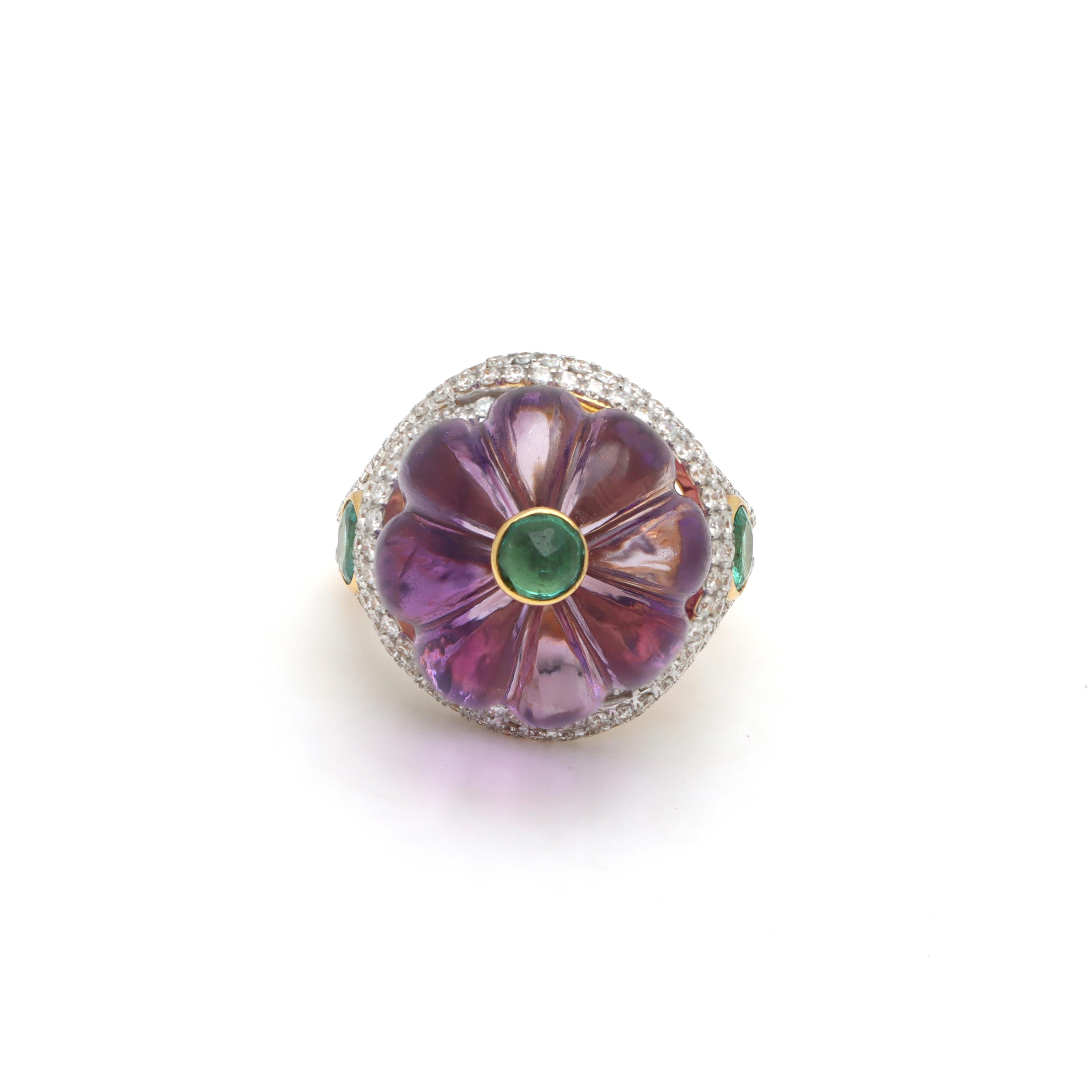 Bague en or jaune 18k avec diamants, améthyste et émeraude en vente 3