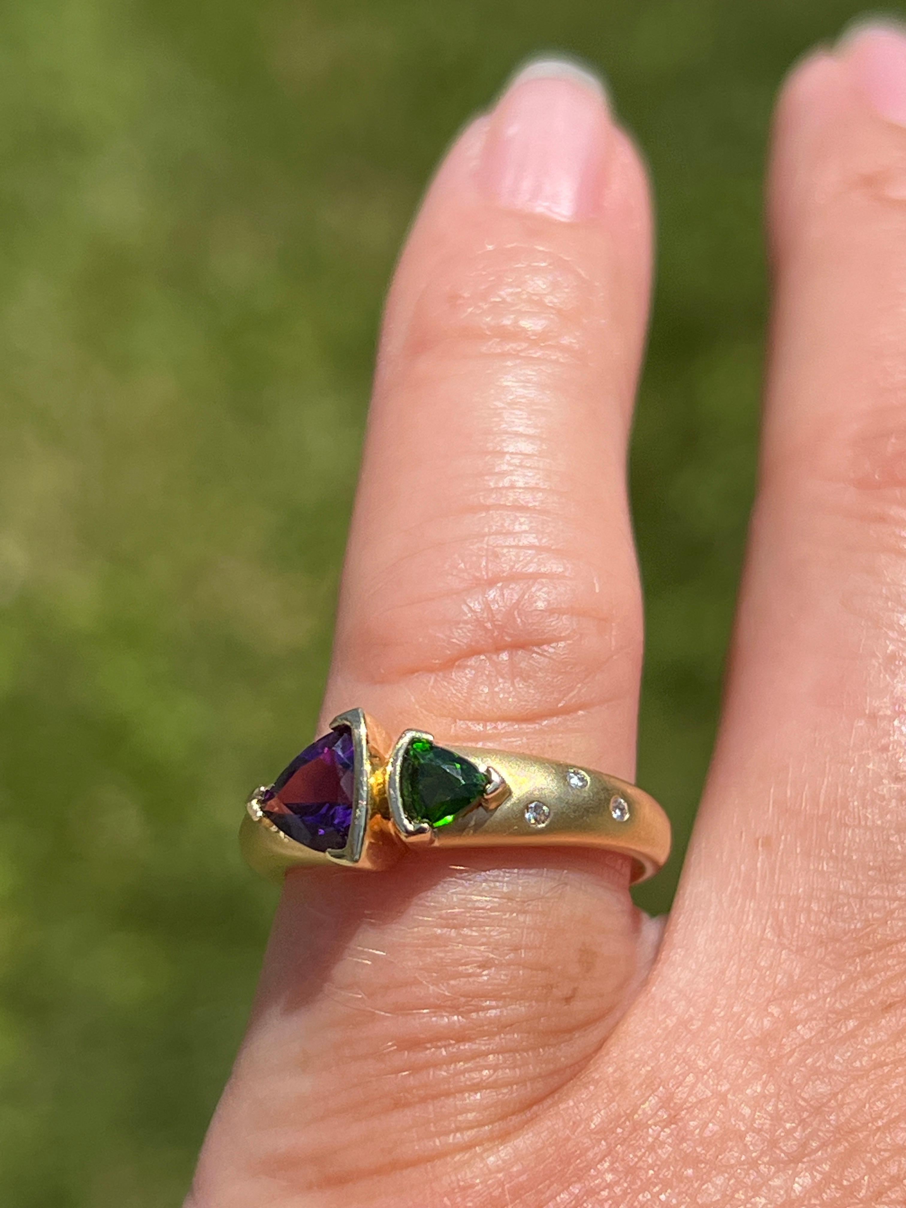 18 Karat Gelbgold Amethyst, Chromdiopsid und Diamantring (Trillionschliff)
