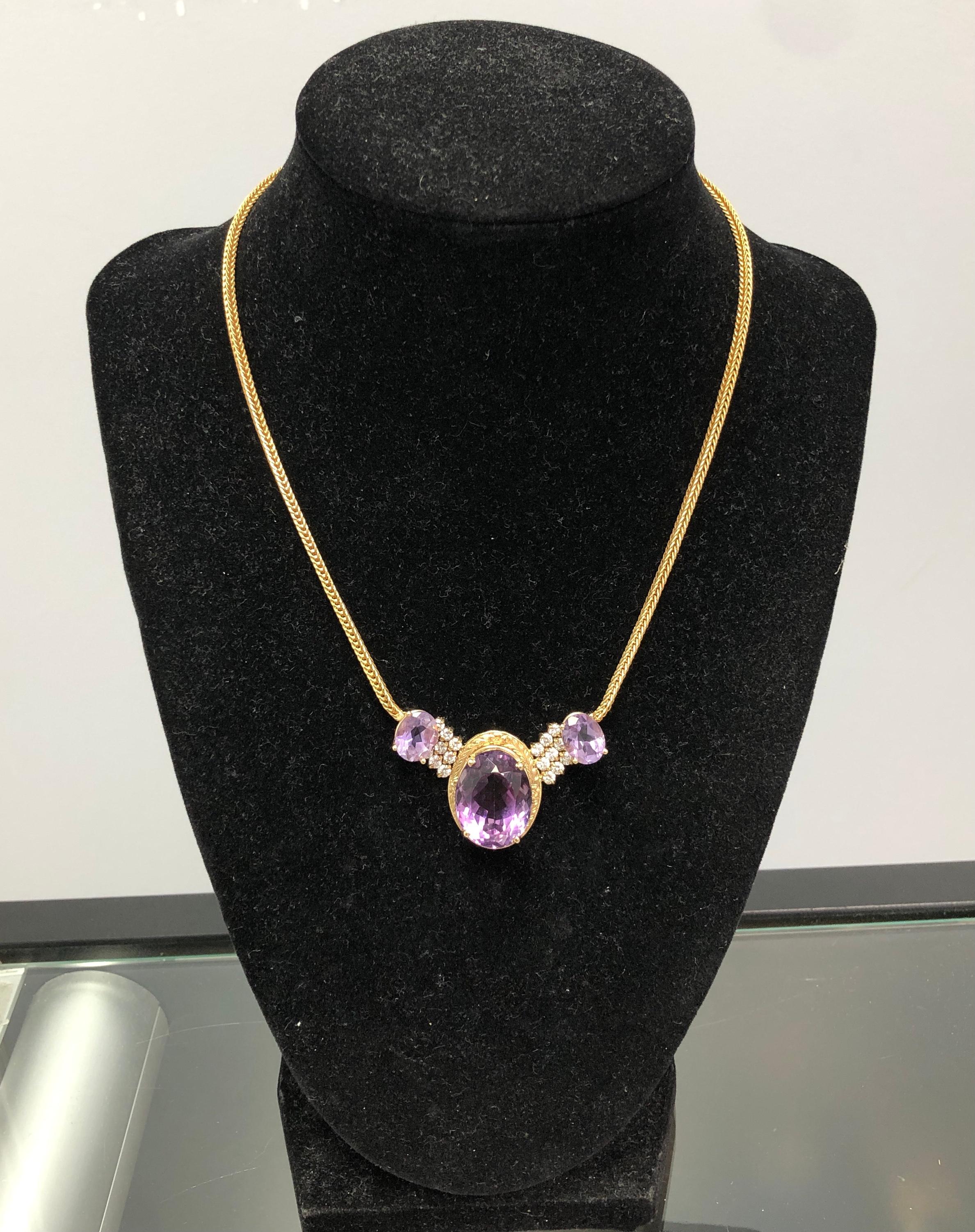 18 Karat Yellow Gold Amethyst Diamond Necklace In Good Condition For Sale In New York, NY