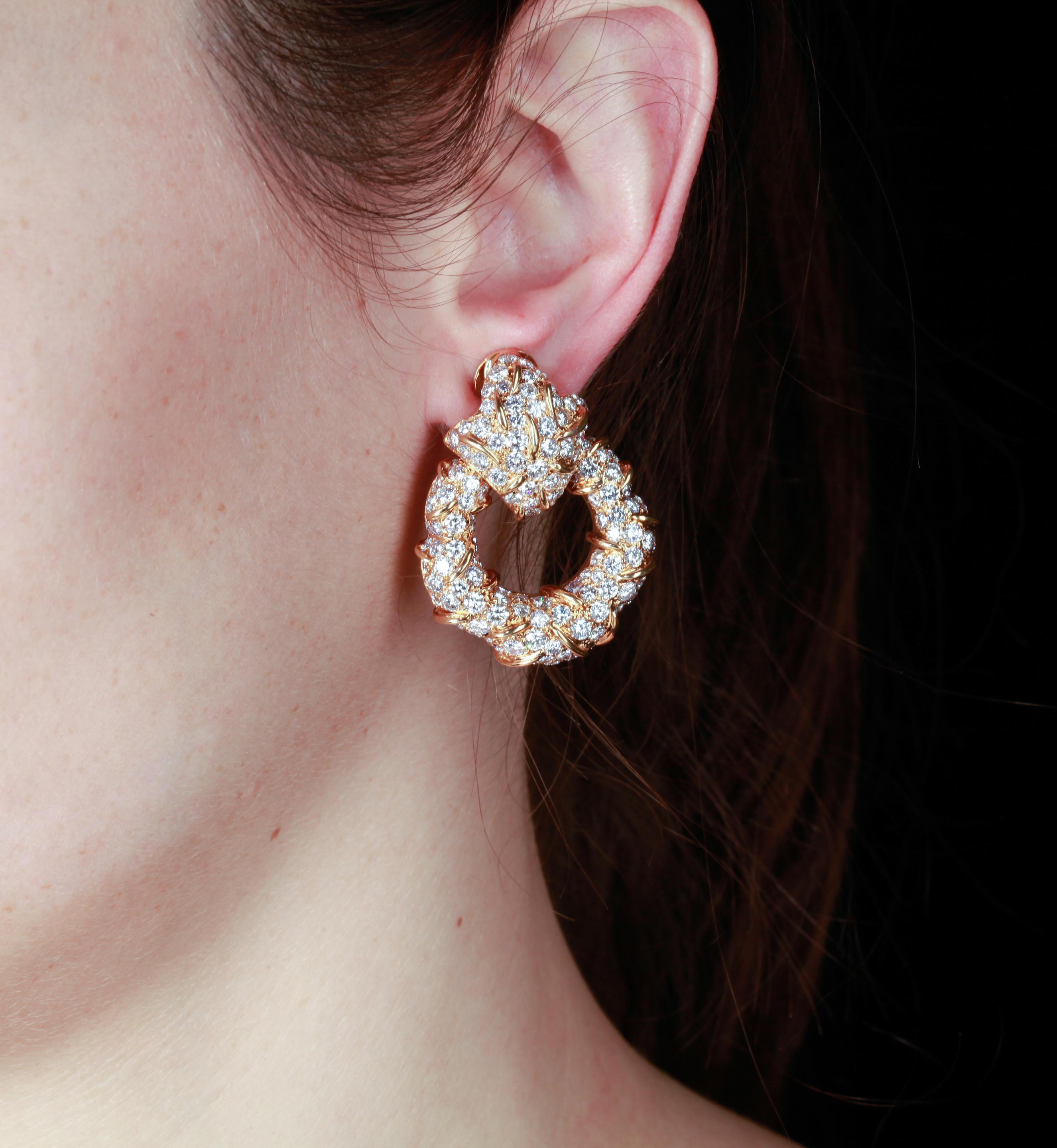 Taille brillant Boucles d'oreilles à clip en or jaune 18k et diamant 13.00ct en vente