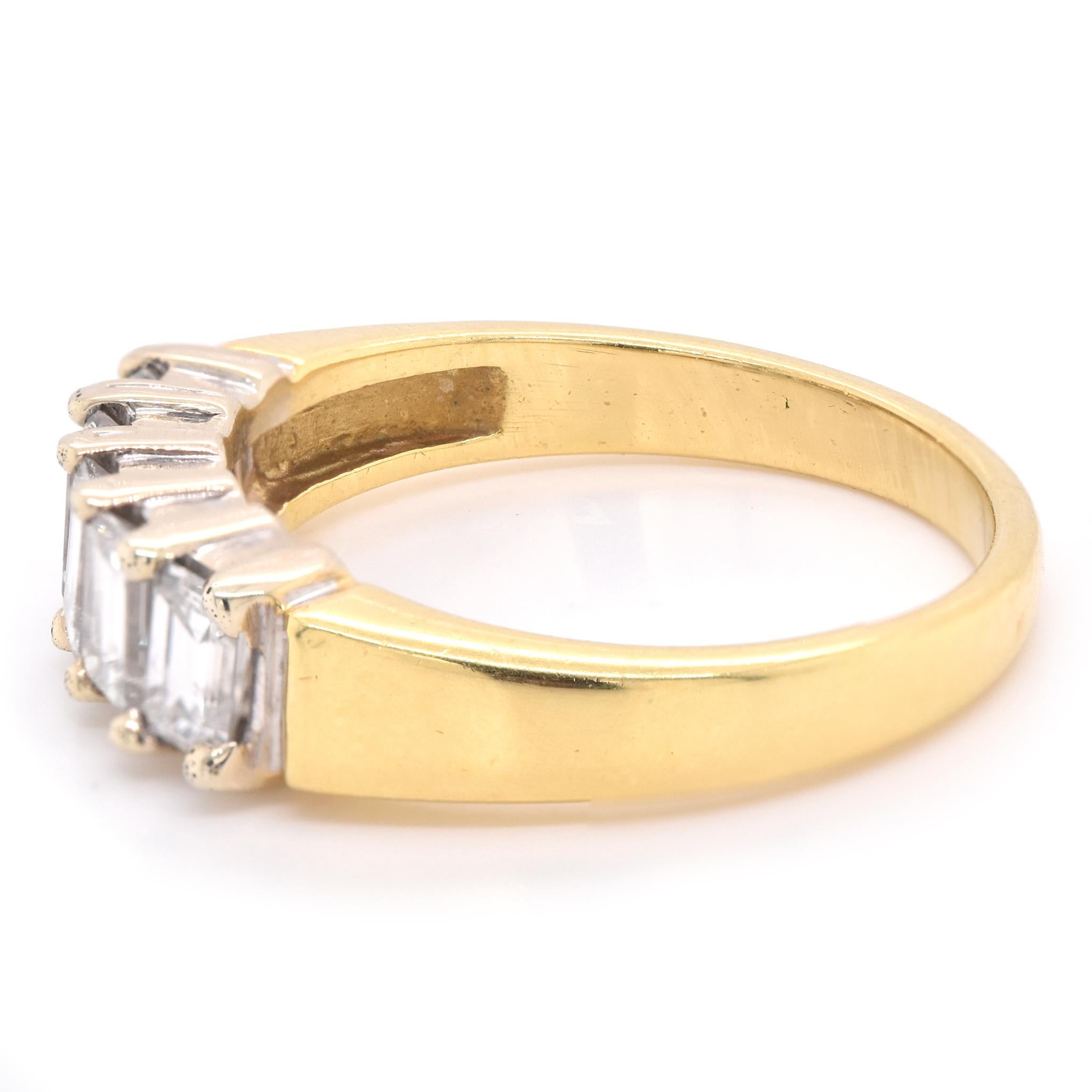 18 Karat Gelbgold und 1,50 Karat Baguette-Diamant-Ring (Baguetteschliff) im Angebot