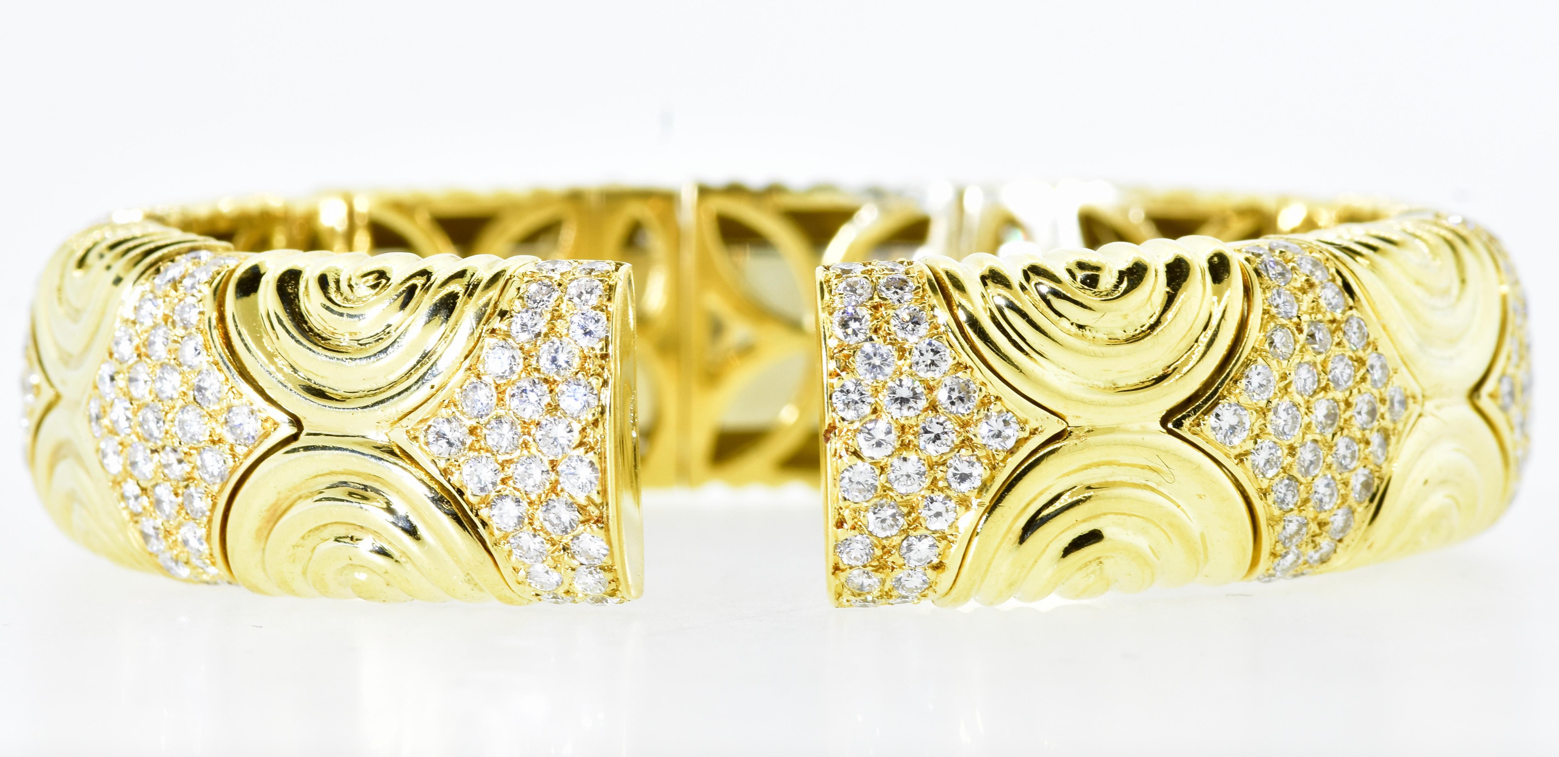 18K Gelbgold und 6 Karat feines Gold  Diamanten Contemporary Flexible Manschettenarmband 2