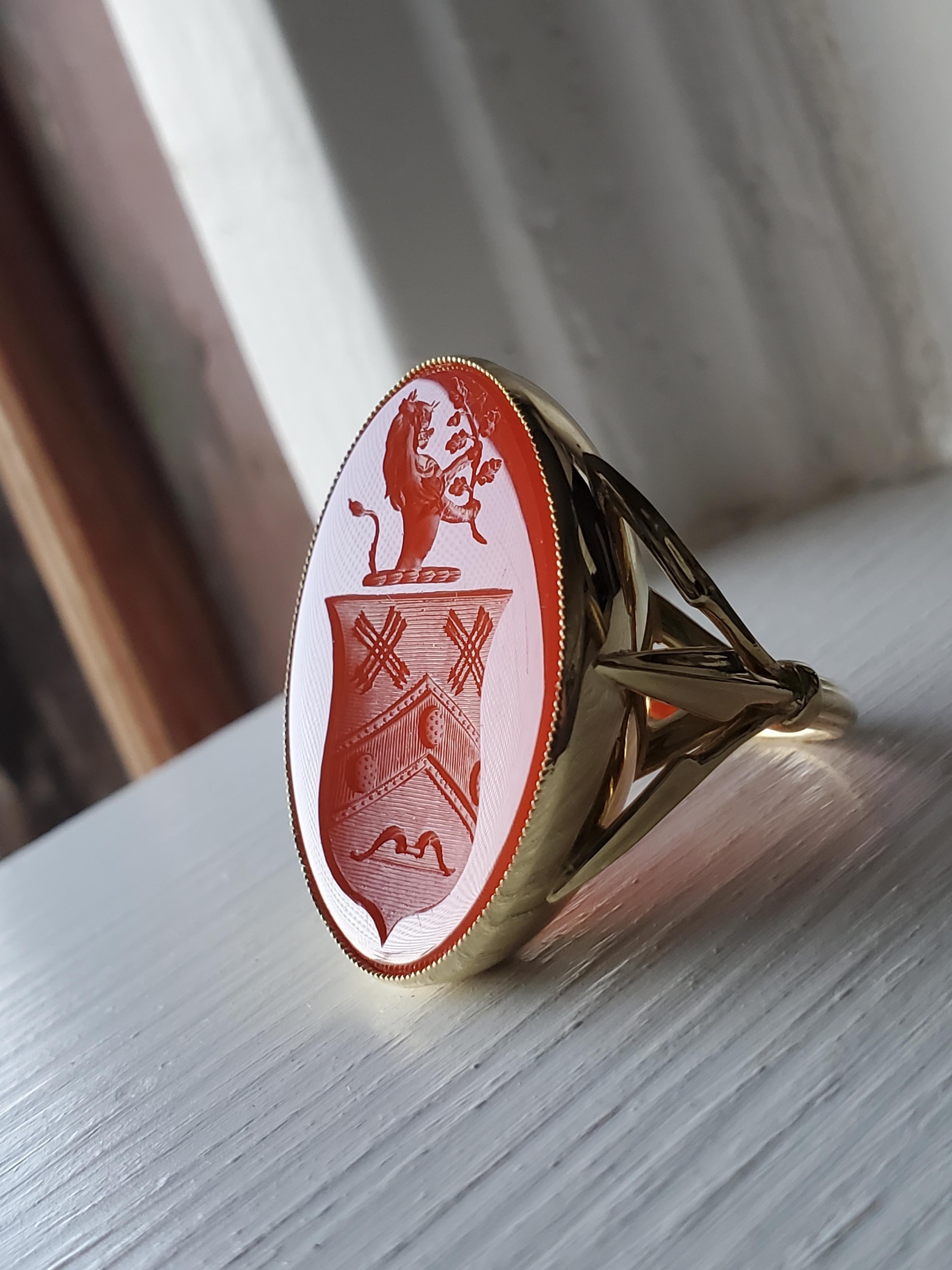Taglio brillante Anello Leone in oro giallo 18 carati e sigillo calcografico antico in vendita
