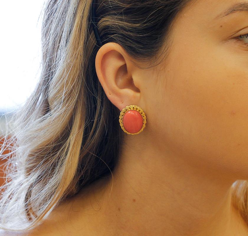 Retro 18 Karat Yellow Gold and Big Coral Stud Earrings For Sale