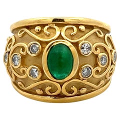 18k Yellow Gold and Cabochon Emerald and Diamond Ring