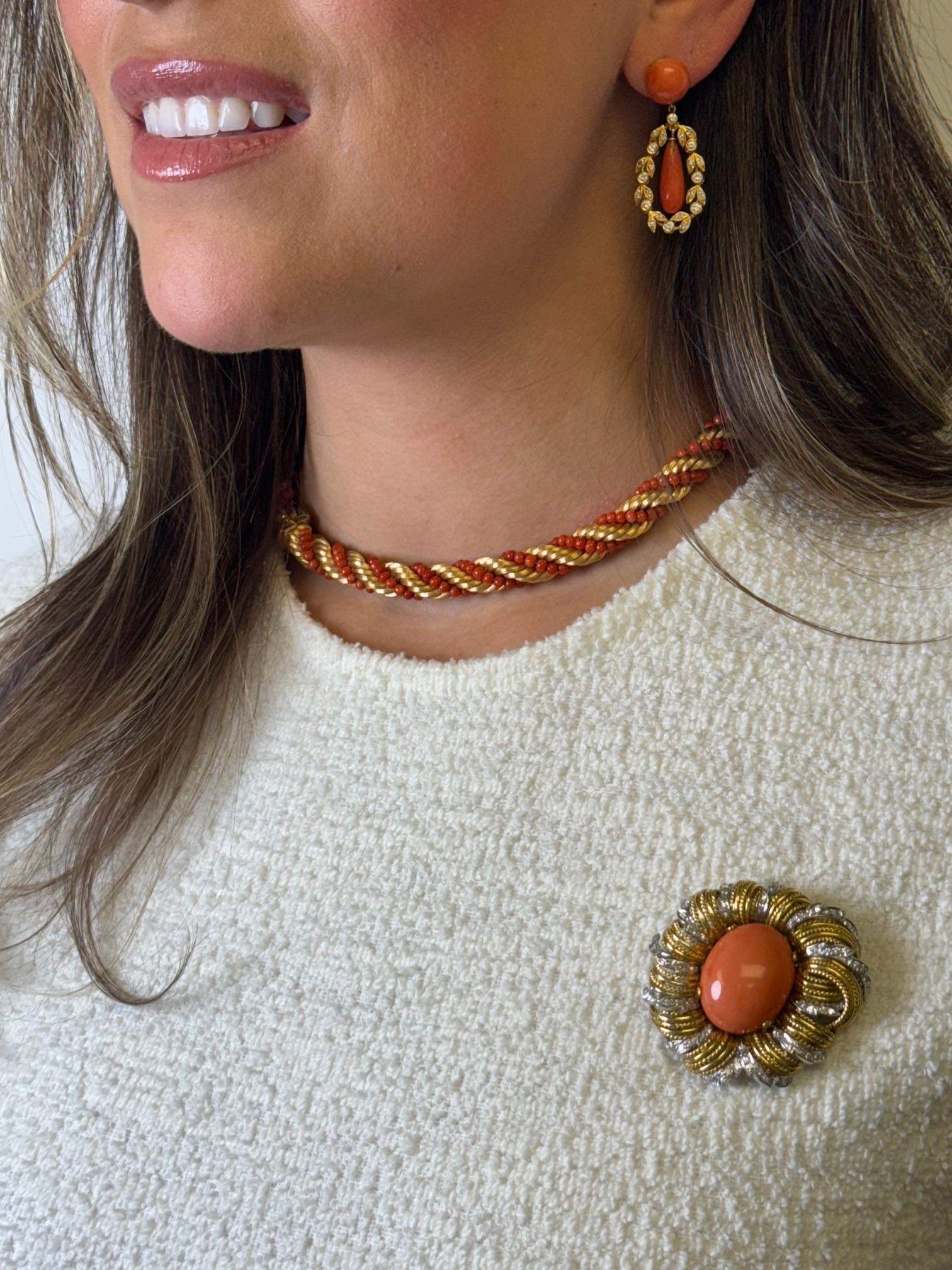 Collier/bracelet convertible en or jaune 18 carats et perles de corail en vente 5
