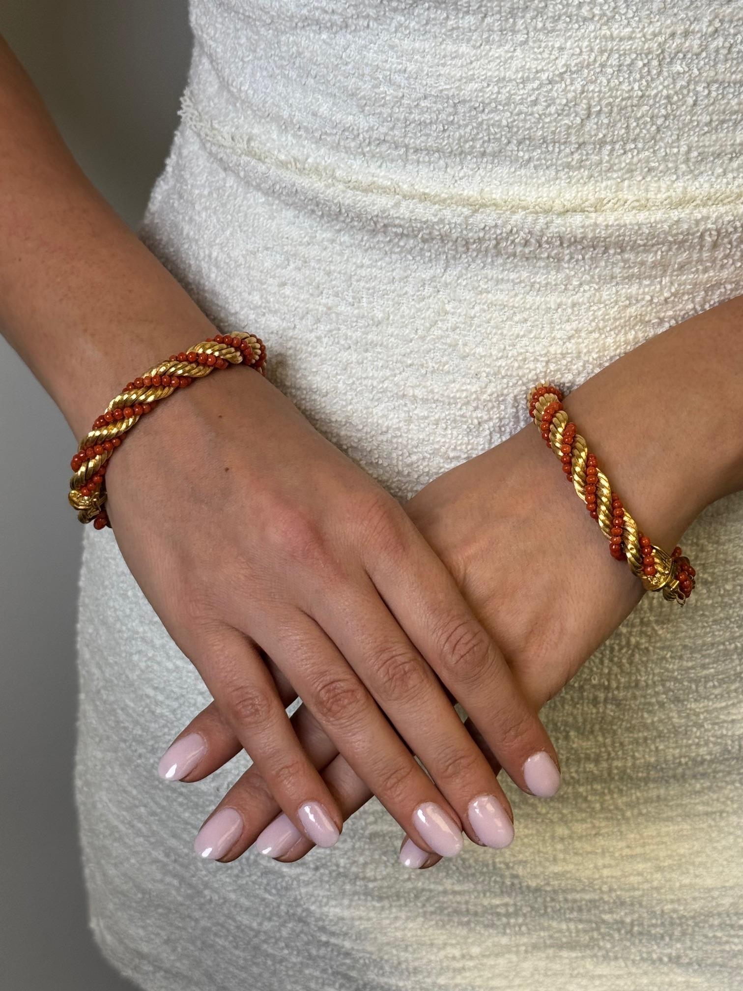 Collier/bracelet convertible en or jaune 18 carats et perles de corail en vente 11