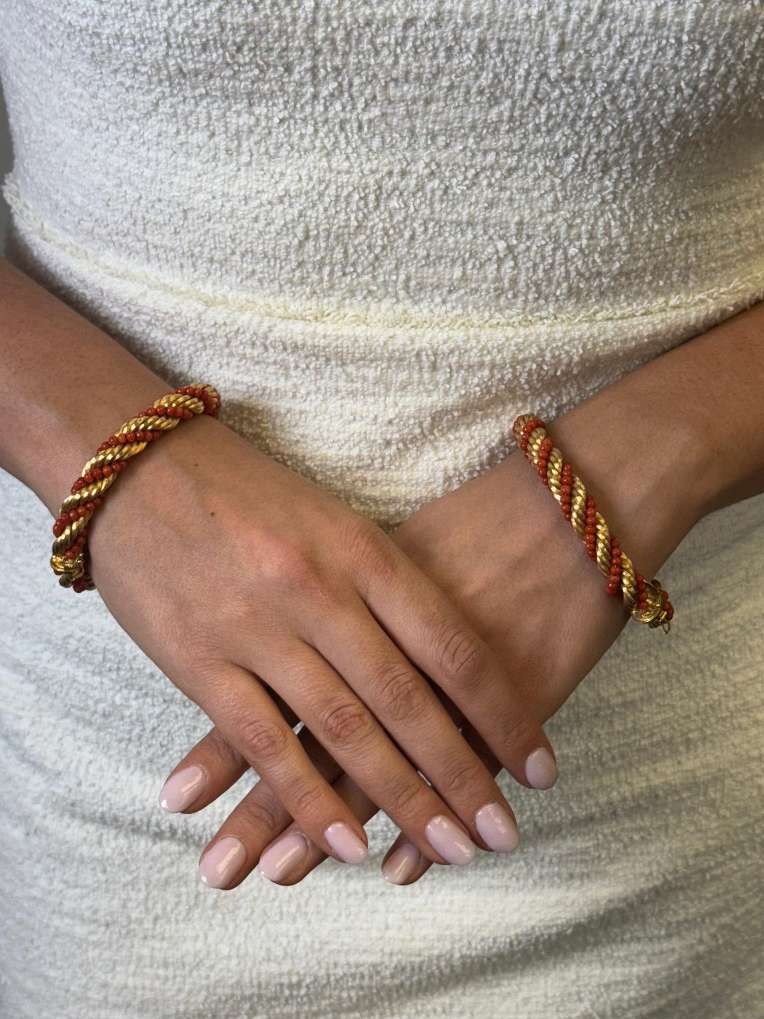 Collier/bracelet convertible en or jaune 18 carats et perles de corail en vente 12