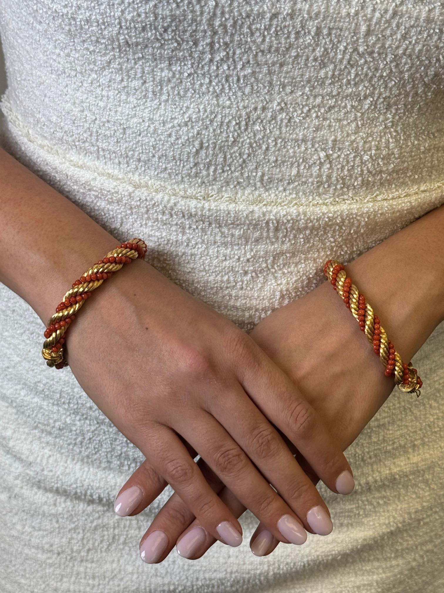 Collier/bracelet convertible en or jaune 18 carats et perles de corail en vente 13