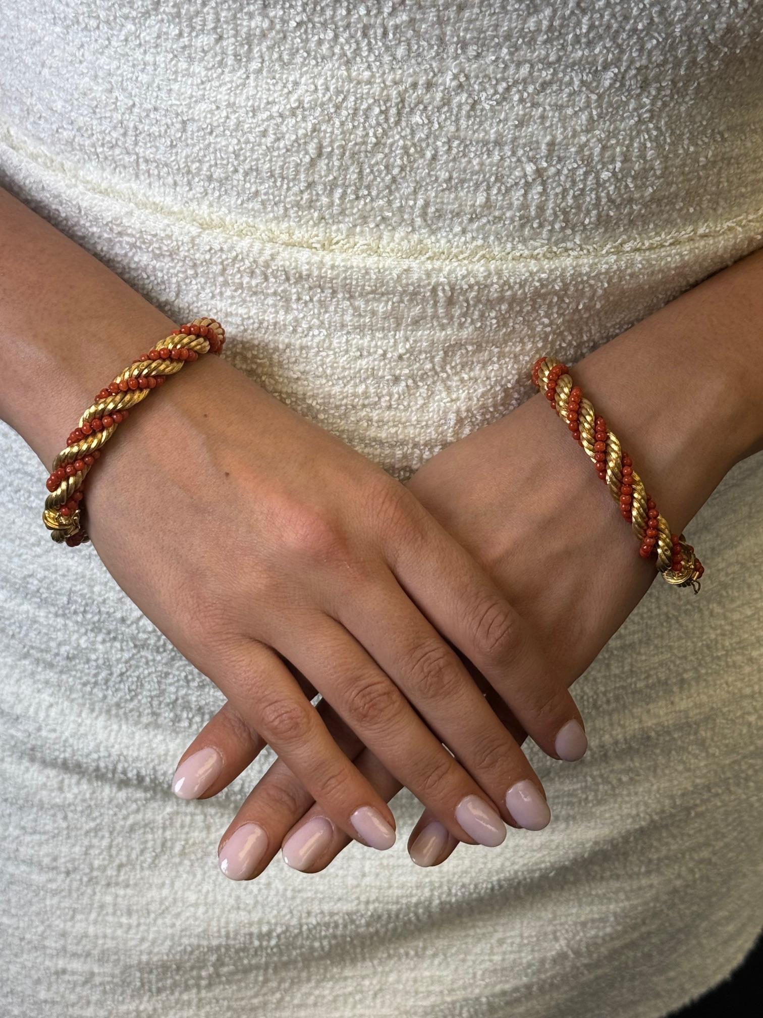 Collier/bracelet convertible en or jaune 18 carats et perles de corail en vente 14