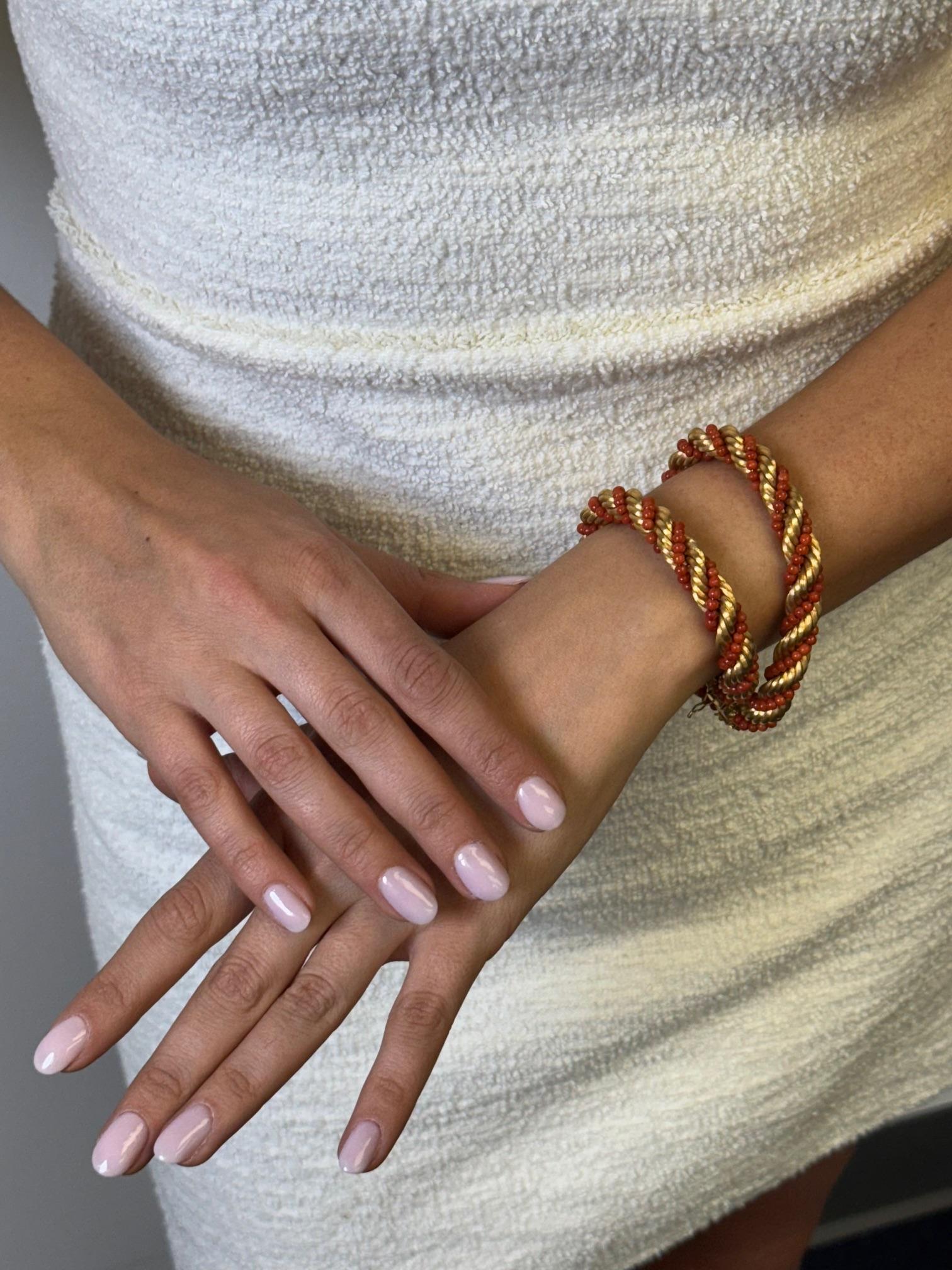 Collier/bracelet convertible en or jaune 18 carats et perles de corail en vente 15