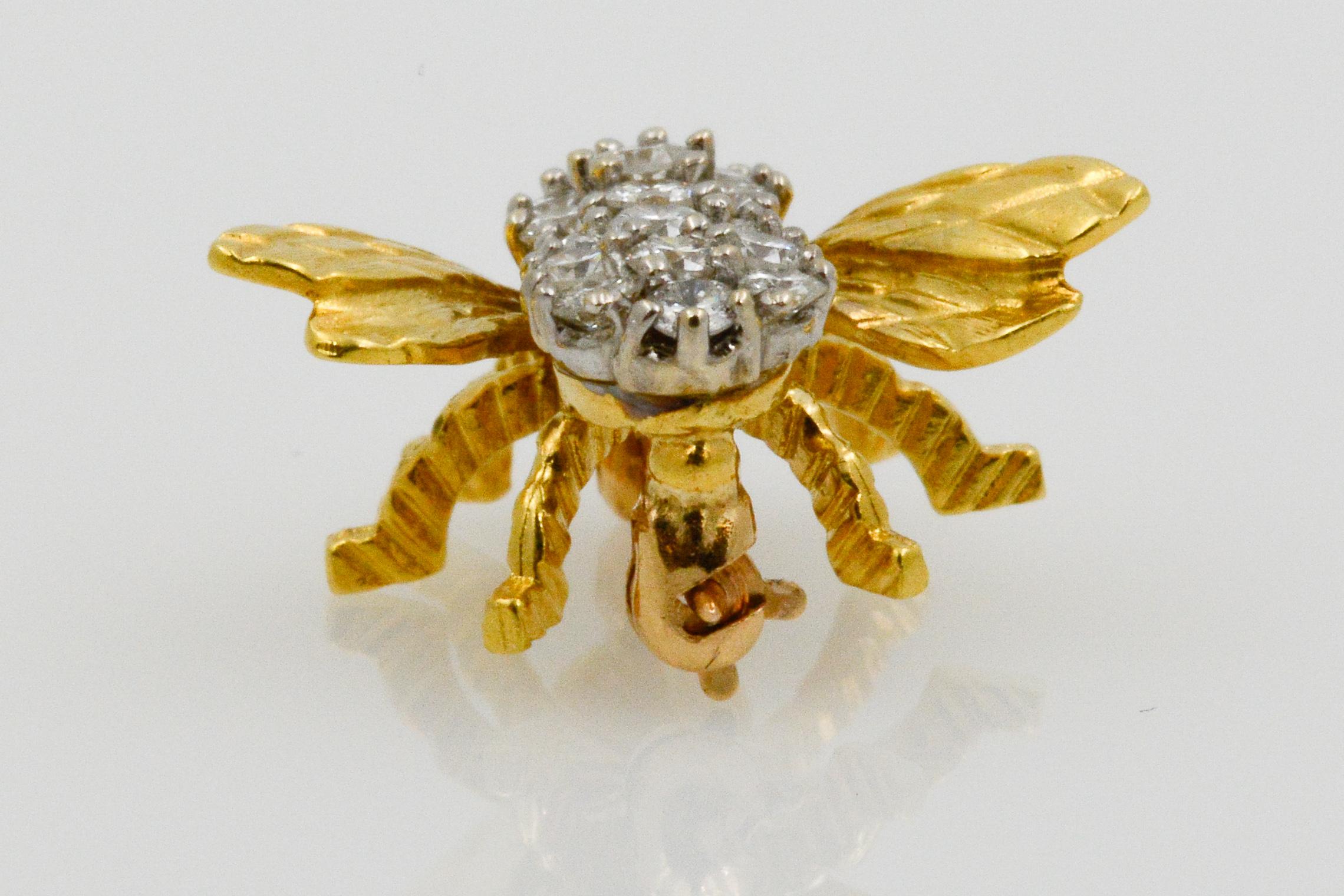 18 Karat Yellow Gold and Diamond Bee Pin In Good Condition In Dallas, TX