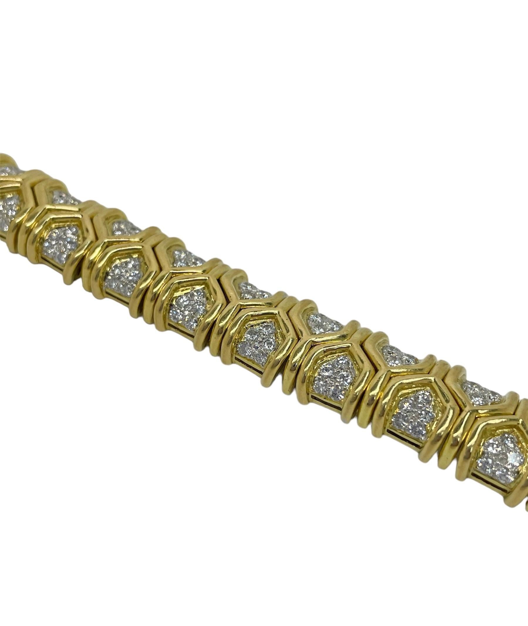 Taille ronde Bracelet en or jaune 18 carats et diamants en vente