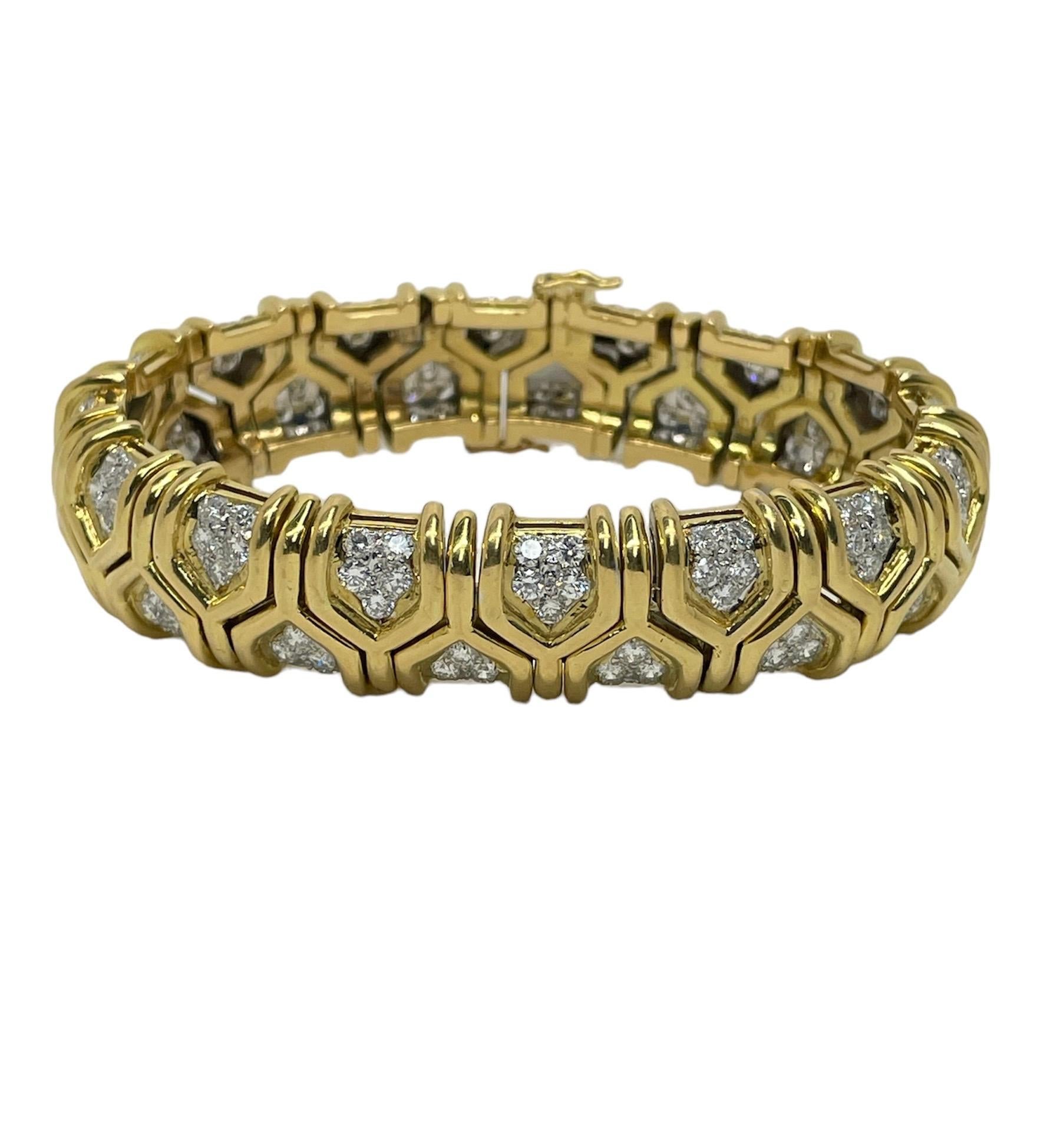 Bracelet en or jaune 18 carats et diamants Excellent état - En vente à Chicago, IL