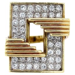 Anillo de cóctel de oro amarillo de 18 quilates y diamantes