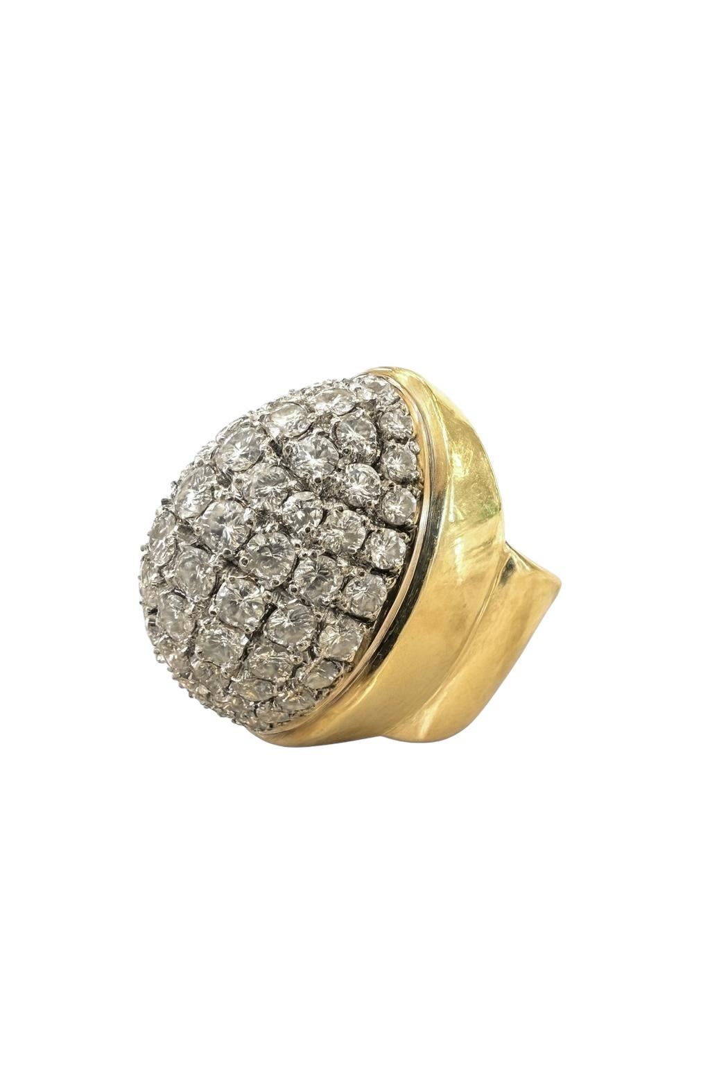 Bague cocktail bombée en or jaune 18K et diamants en vente 6
