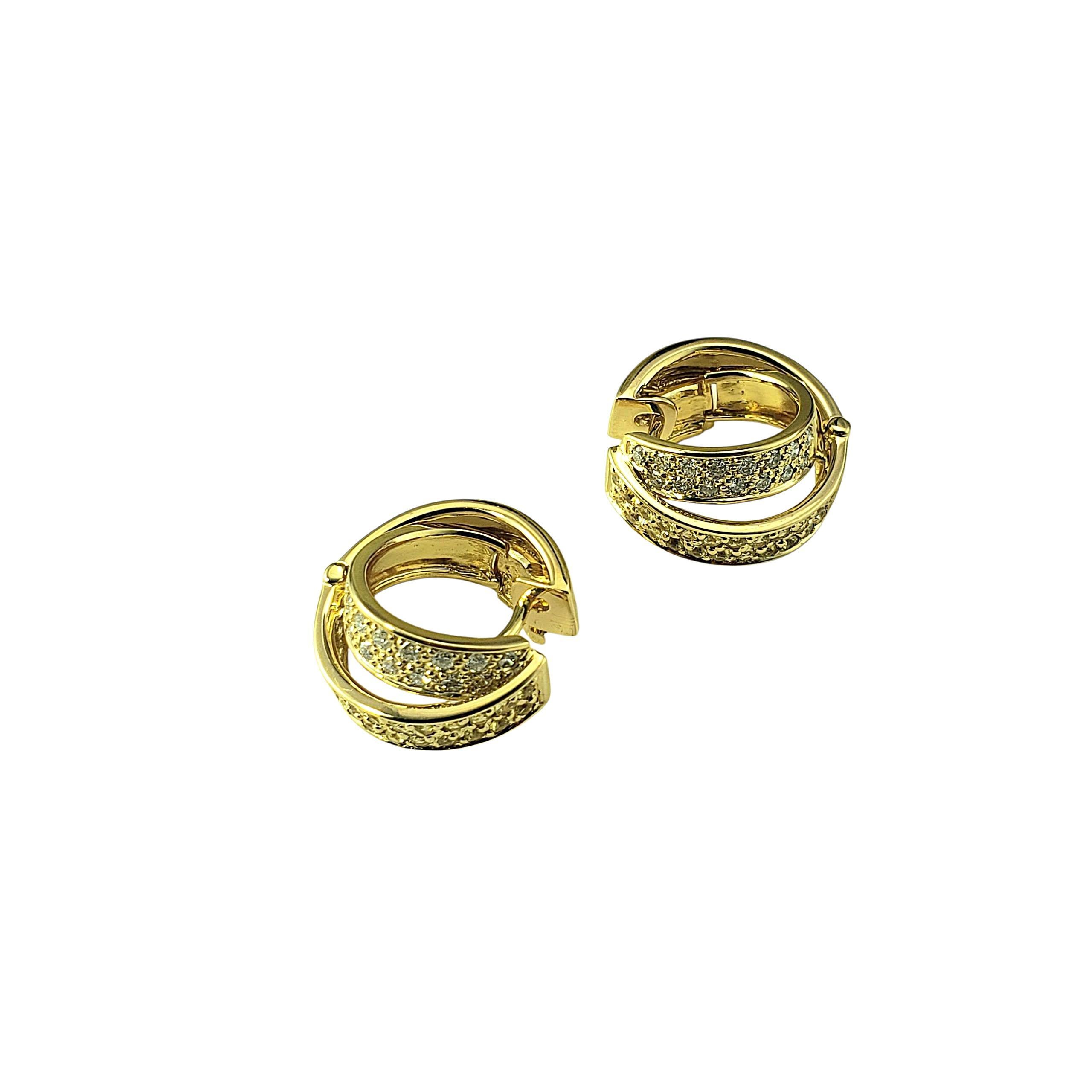 Orecchini a doppio cerchio in oro giallo 18K e diamanti #22282 In condizioni buone in vendita a Washington Depot, CT