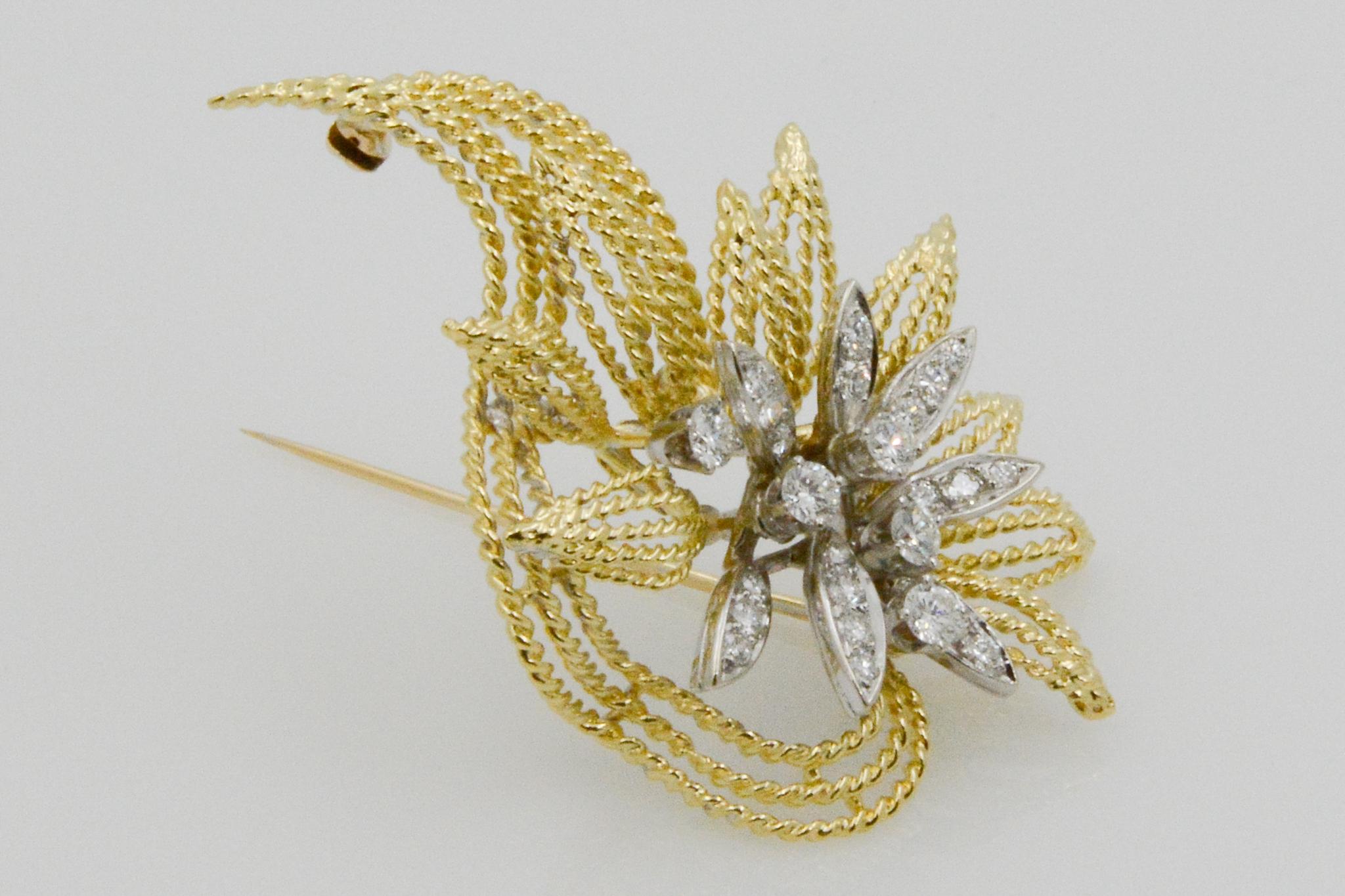 18 Karat Yellow Gold and Diamond Floral Leaf Pin In Good Condition In Dallas, TX