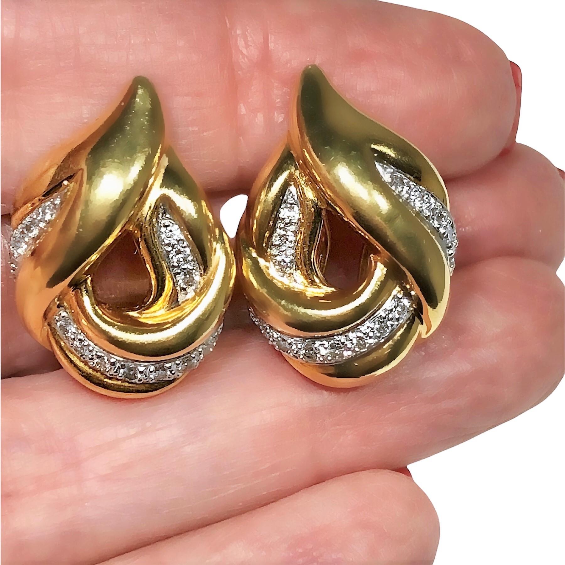 Women's 18K Yellow Gold and Diamond Late 20th Century Mid-Size Tailored Earrings For Sale