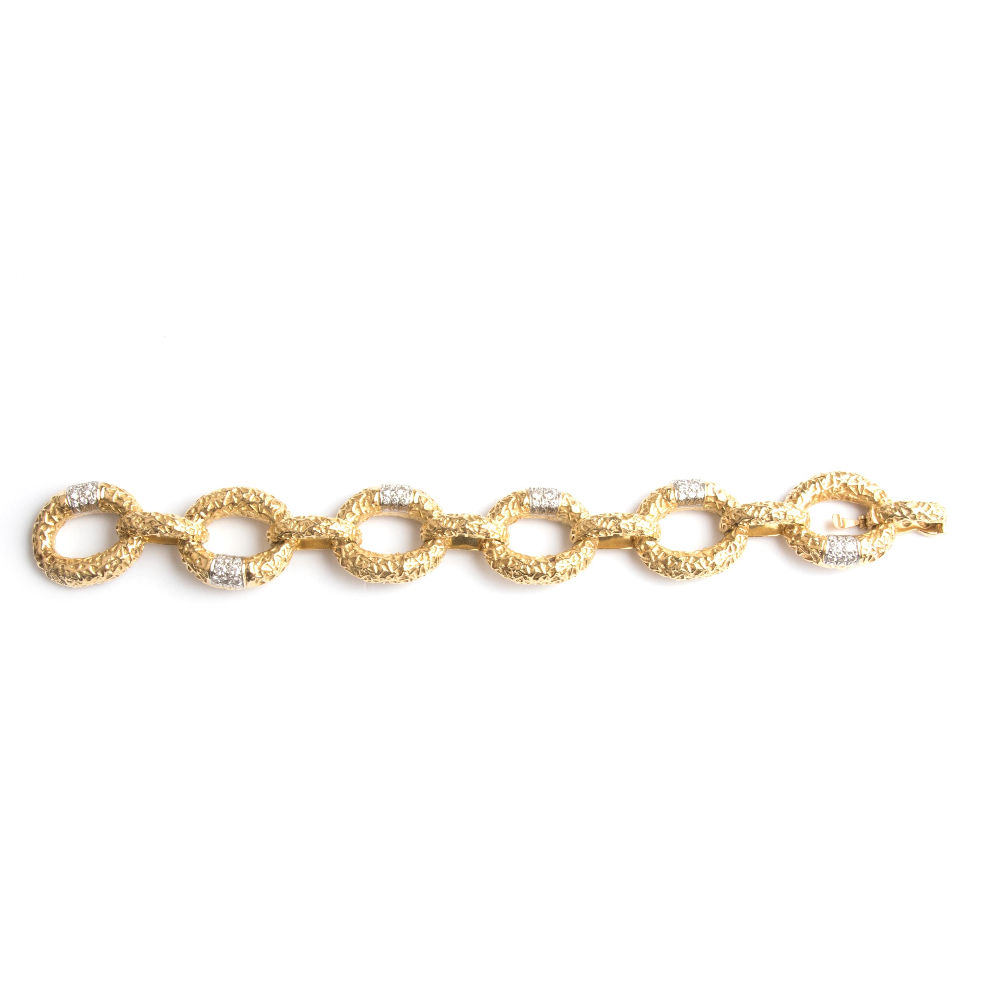 18 Karat Yellow Gold and Diamond Link Bracelet by Van Cleef & Arpels In Good Condition For Sale In London, GB