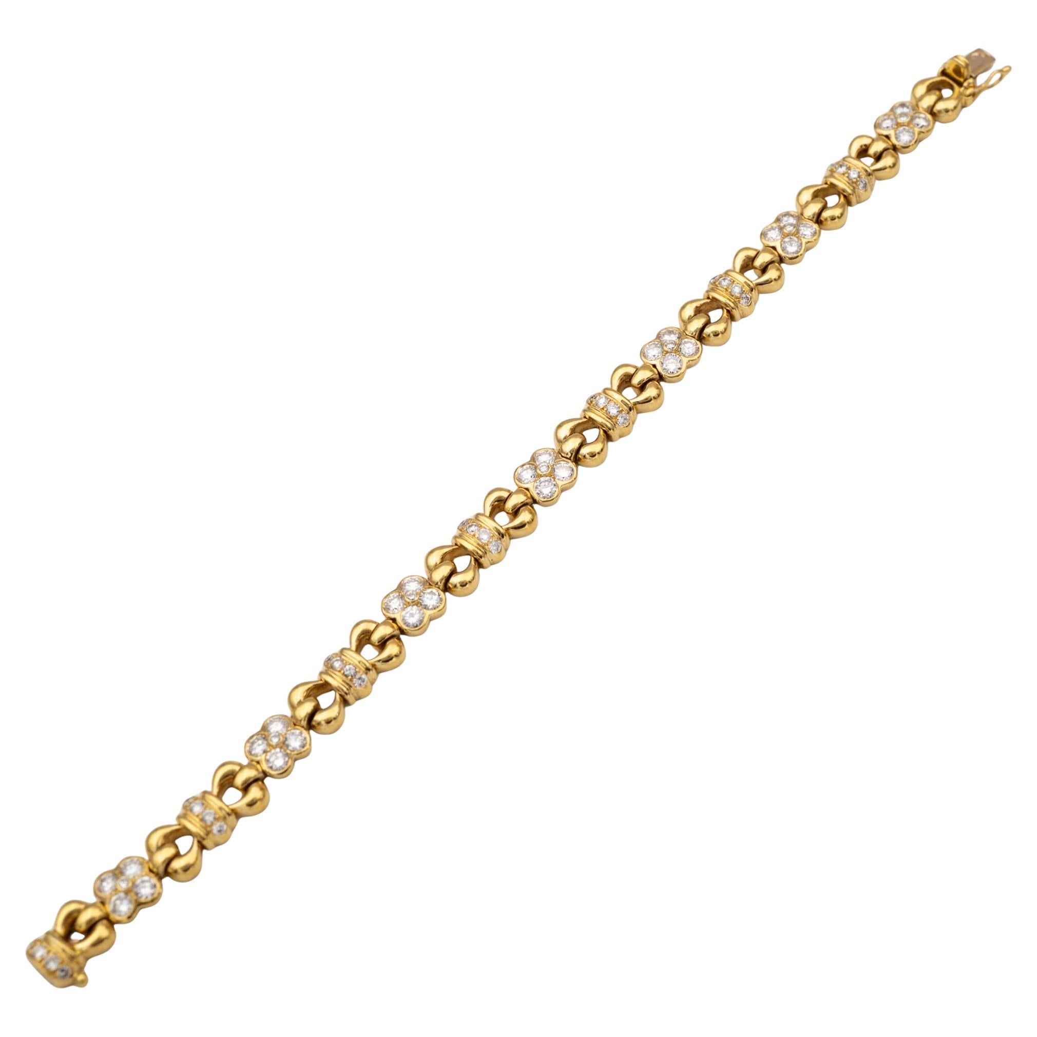 18K Yellow Gold and Diamond Link Bracelet For Sale