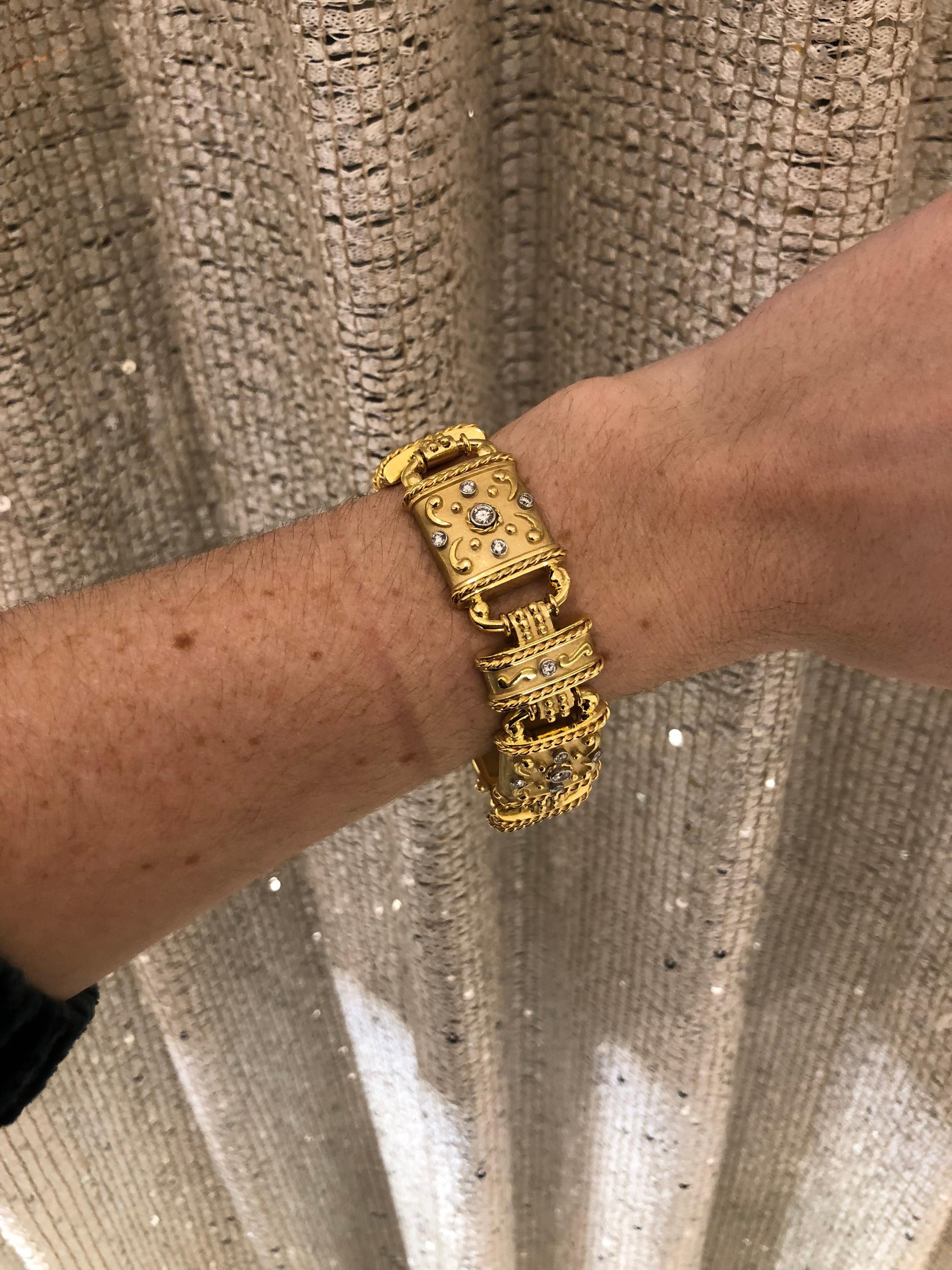18 Karat Yellow Gold and Diamond Linked Bracelet 2