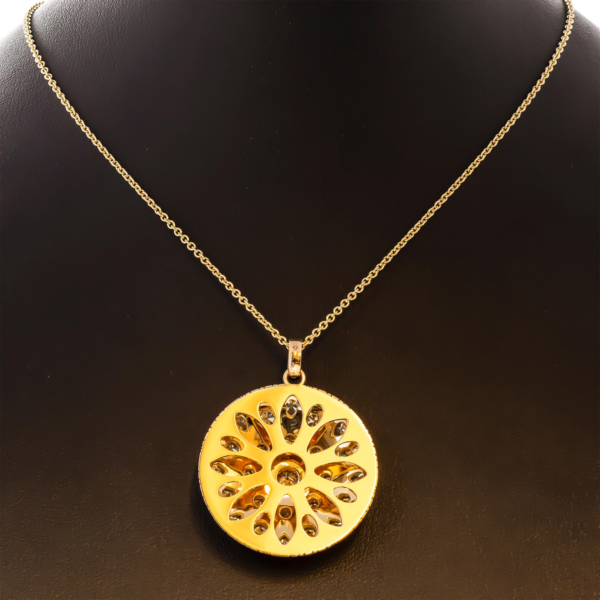 18K Yellow Gold and Diamond Medallion Pendant  In New Condition For Sale In New York, NY
