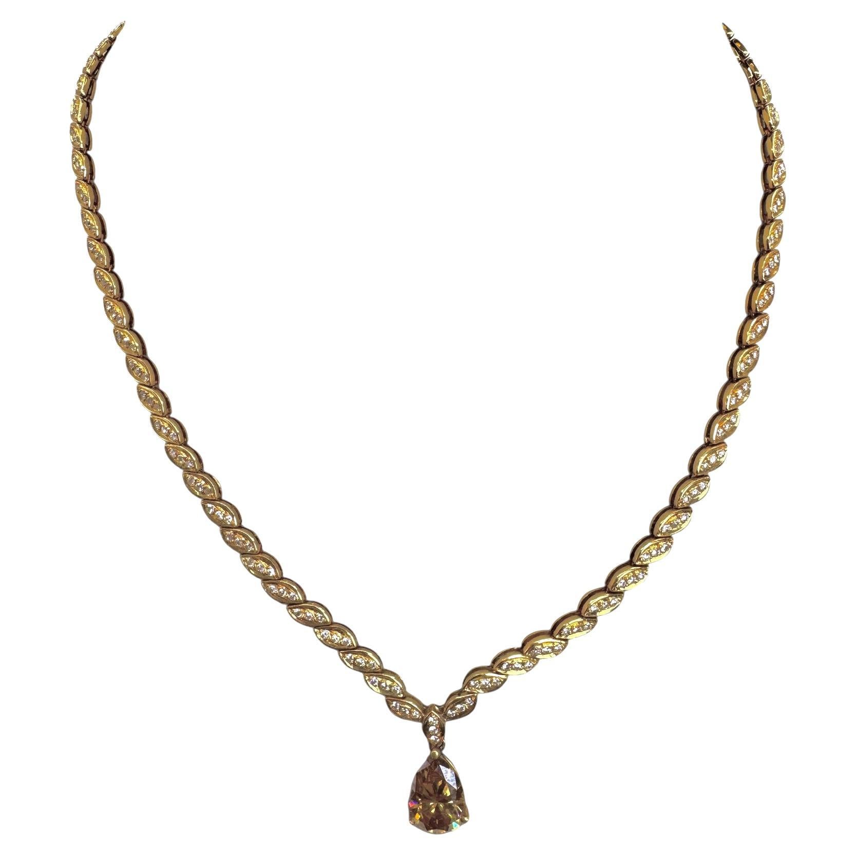 Halskette aus 18 Karat Gelbgold mit birnenförmigem, braun-gelbem Diamanten