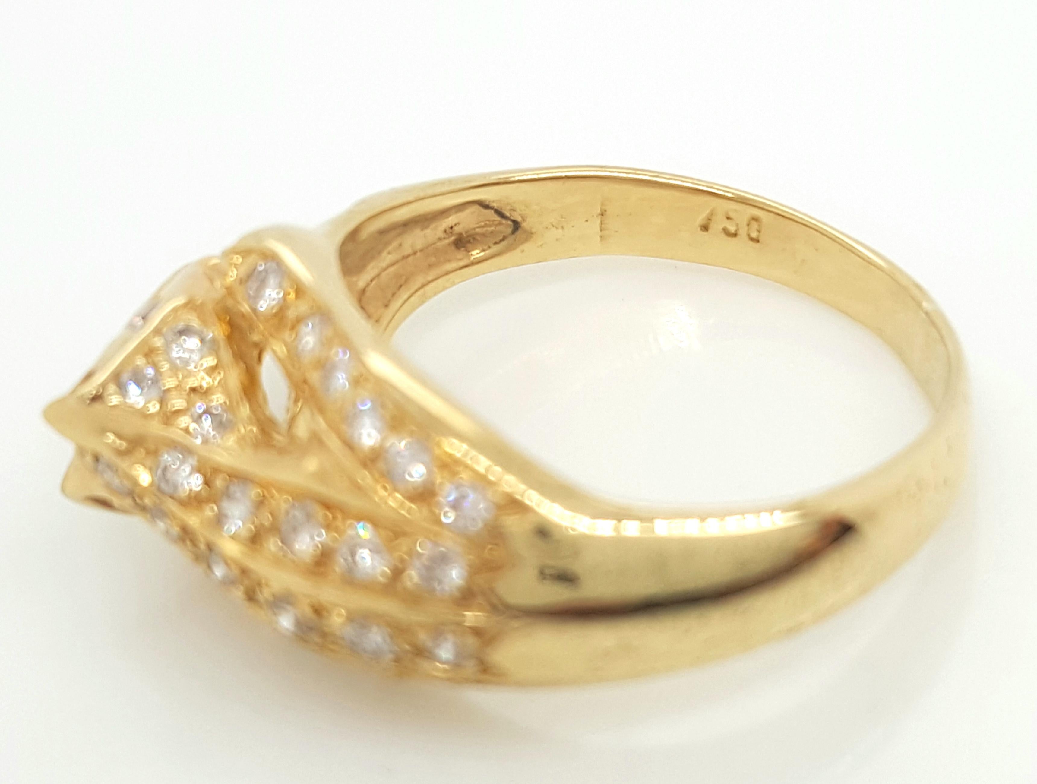 18 Karat Yellow Gold and Diamond Panther Ring In Good Condition For Sale In Addison, TX