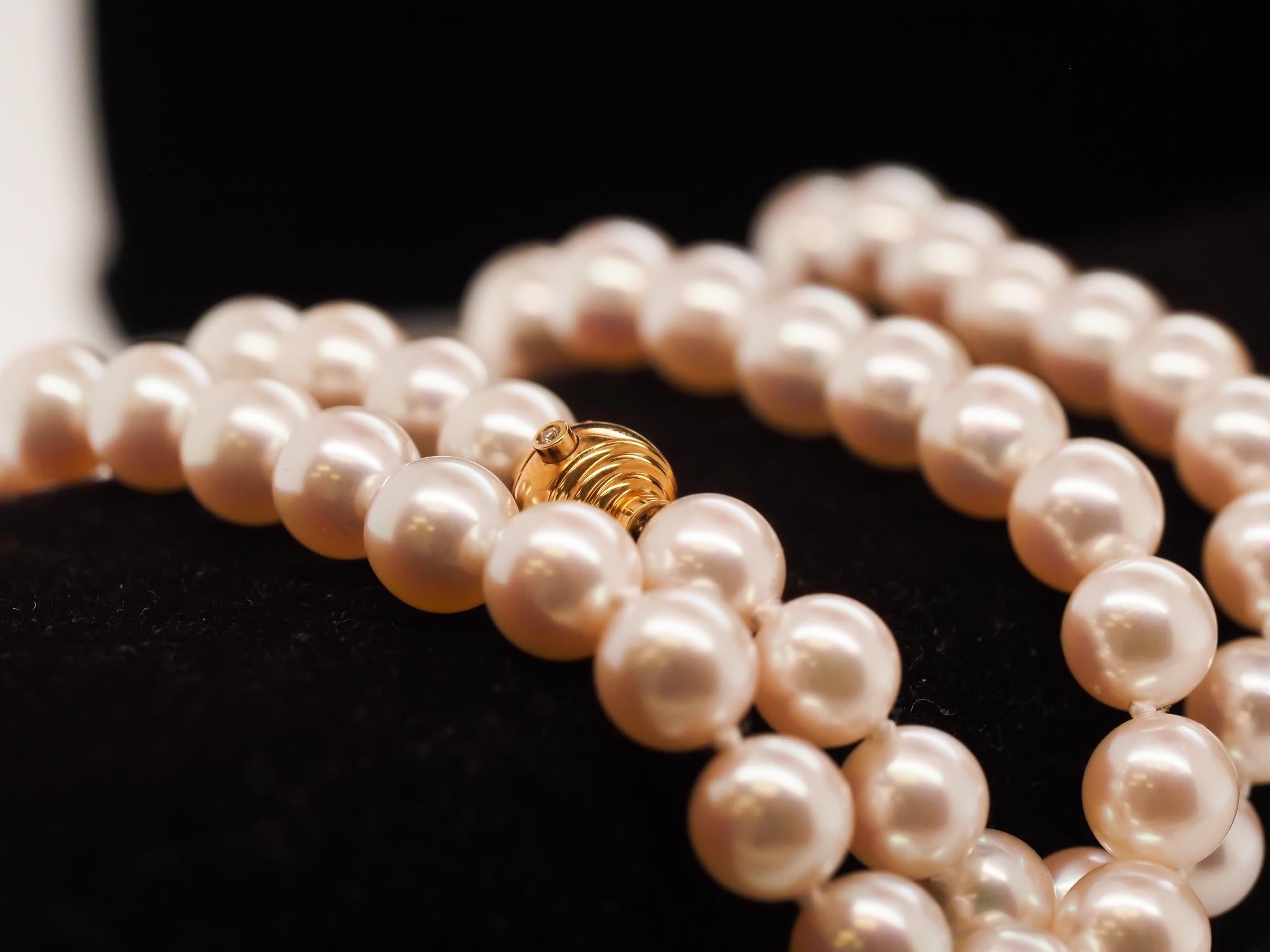 18K Yellow Gold and Diamond Regal Elegance 7.4mm Pearl Necklace In Excellent Condition For Sale In Atlanta, GA
