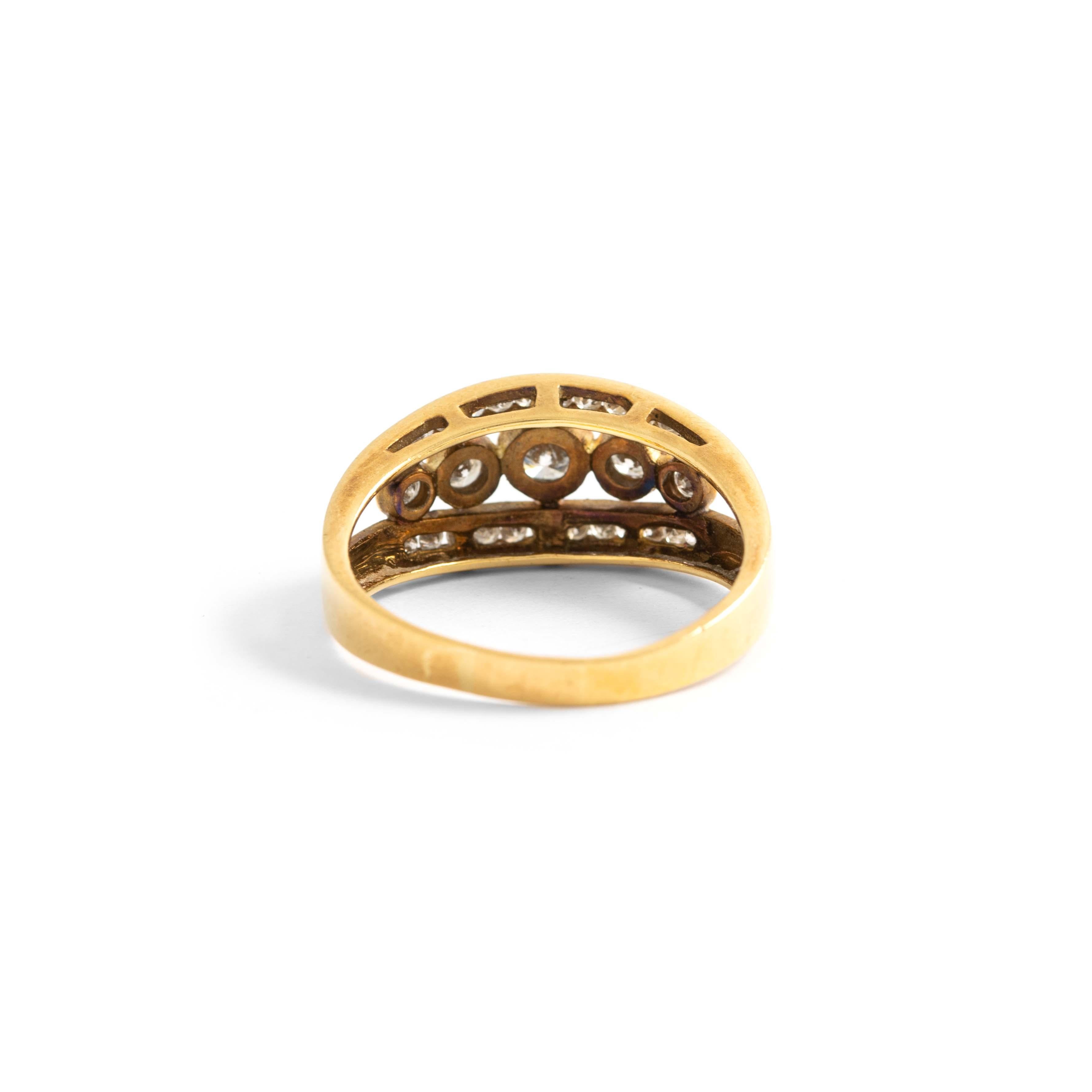 Women's or Men's 18k Yellow Gold and Diamond Ring For Sale