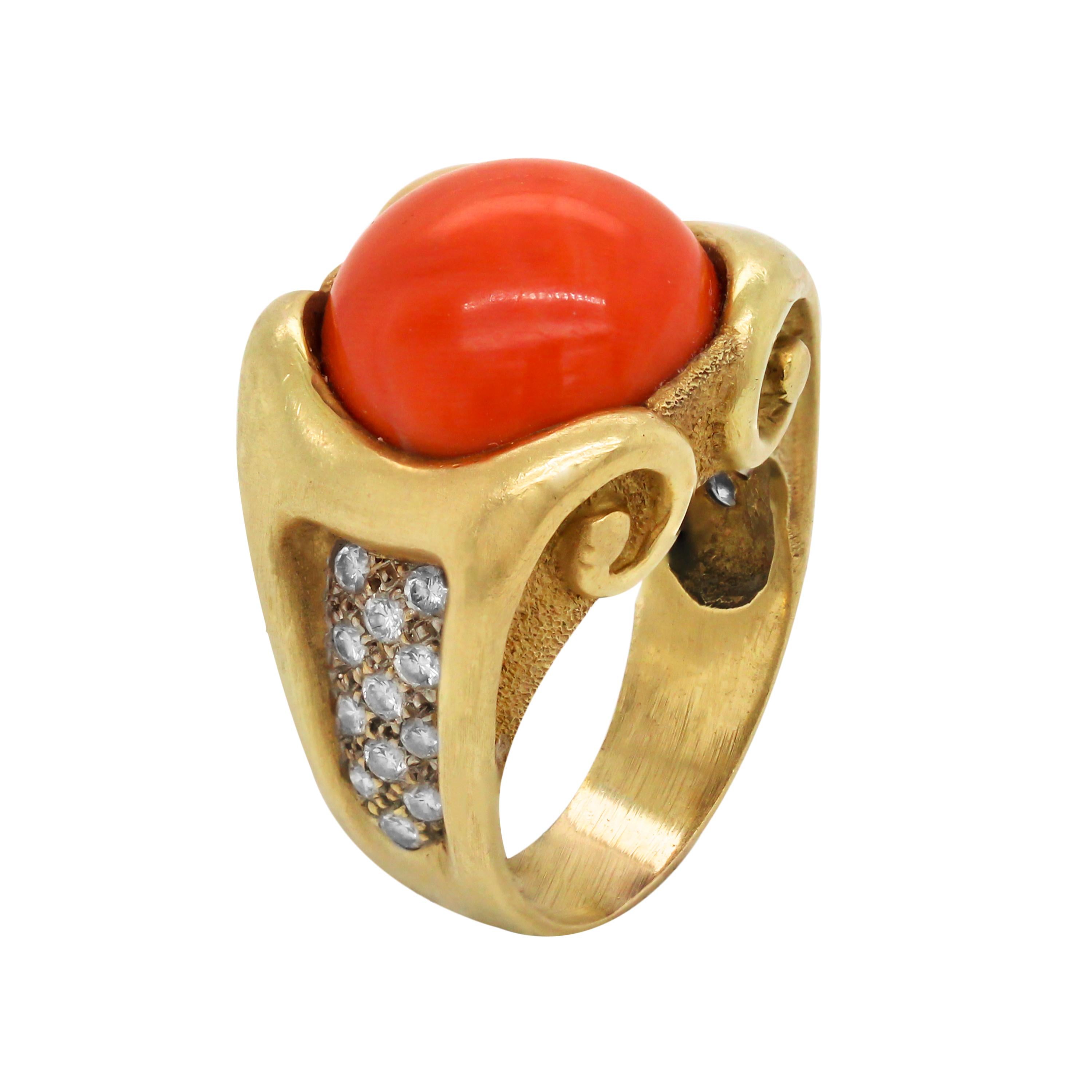 Contemporary 18 Karat Yellow Gold and Diamond Round Sardinian Coral Center Cocktail Ring For Sale
