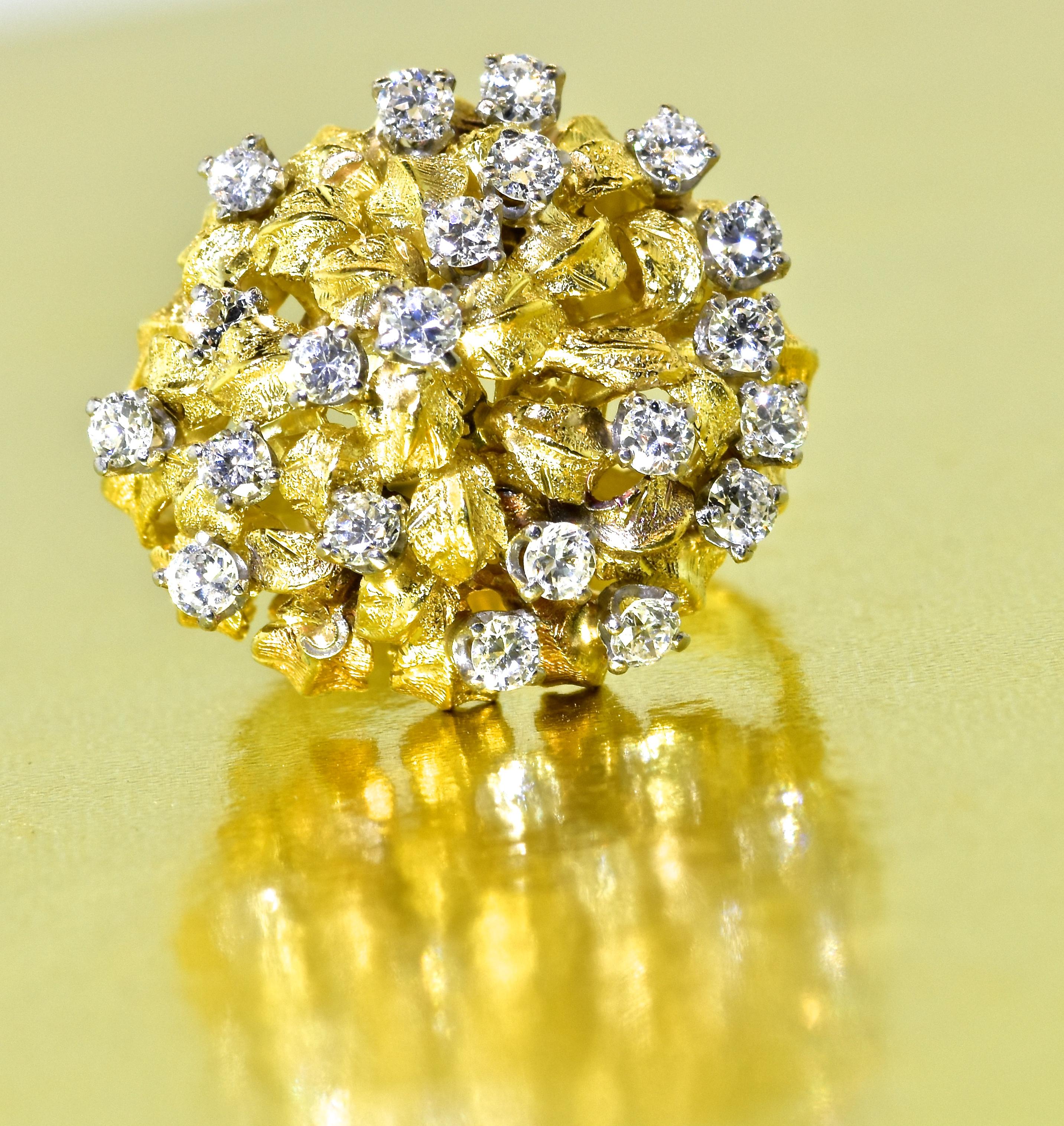 18 Karat Yellow Gold and Diamond Vintage Ring, circa 1960 5