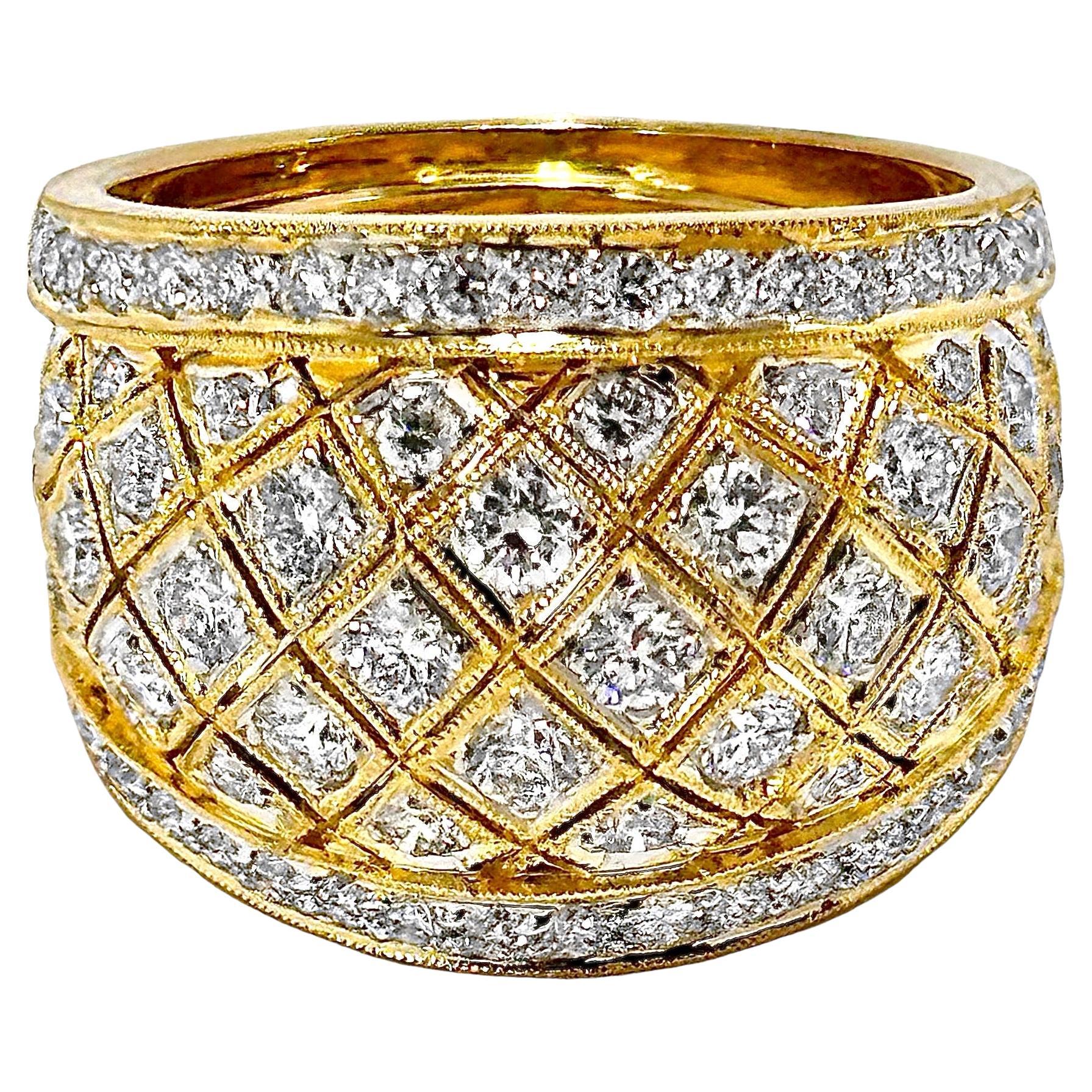 Breites Bombe-Ring aus 18 Karat Gelbgold und Diamanten mit meißelförmigen Kanten im Angebot