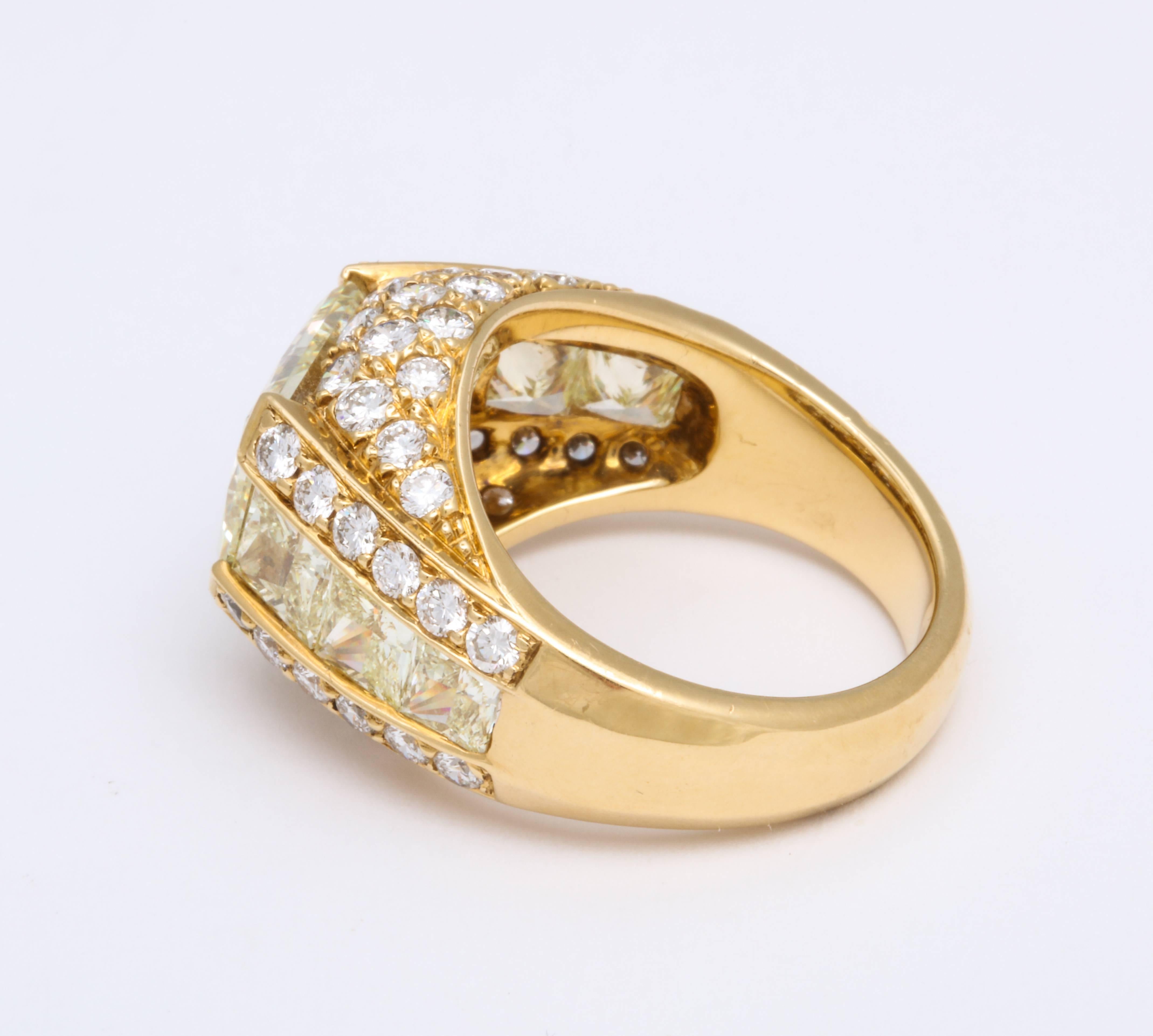 Contemporary 18 Karat Yellow Gold and Fancy Color Diamond Cocktail Ring For Sale