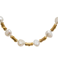 18 Karat Yellow Gold and Freshwater Pearl Necklace