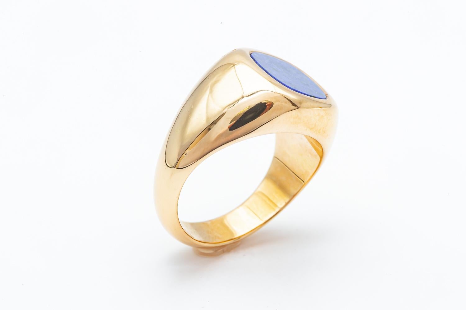 Art Deco 18K Yellow Gold and Lapis Lazuli Ring
