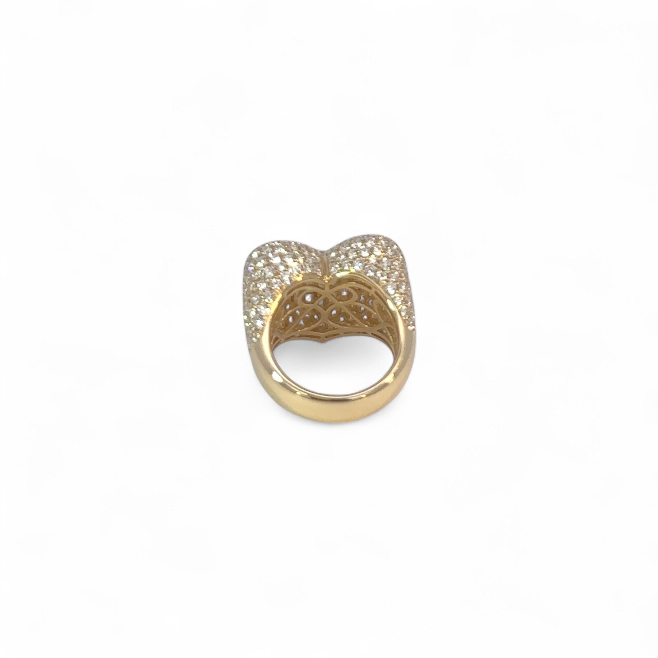 Baguette Cut 18K Yellow Gold and Natural Diamond Heart Shaped Signet Ring For Sale