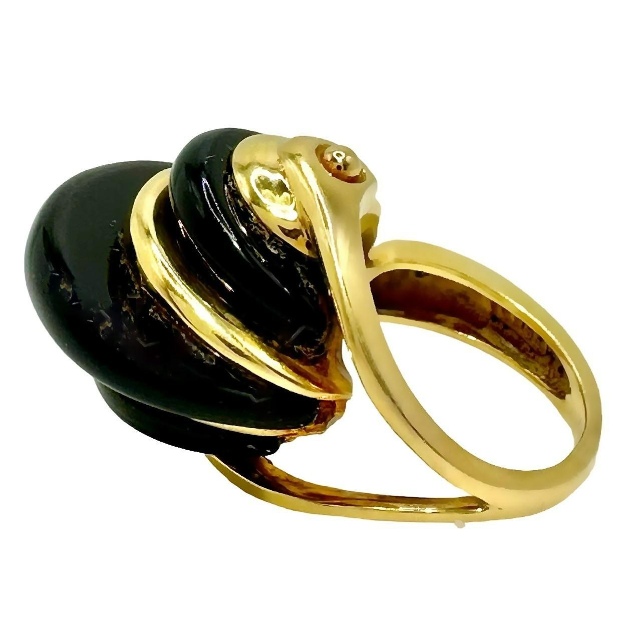 18k Yellow Gold and Onyx Vintage American Modernist Ring In Good Condition In Palm Beach, FL