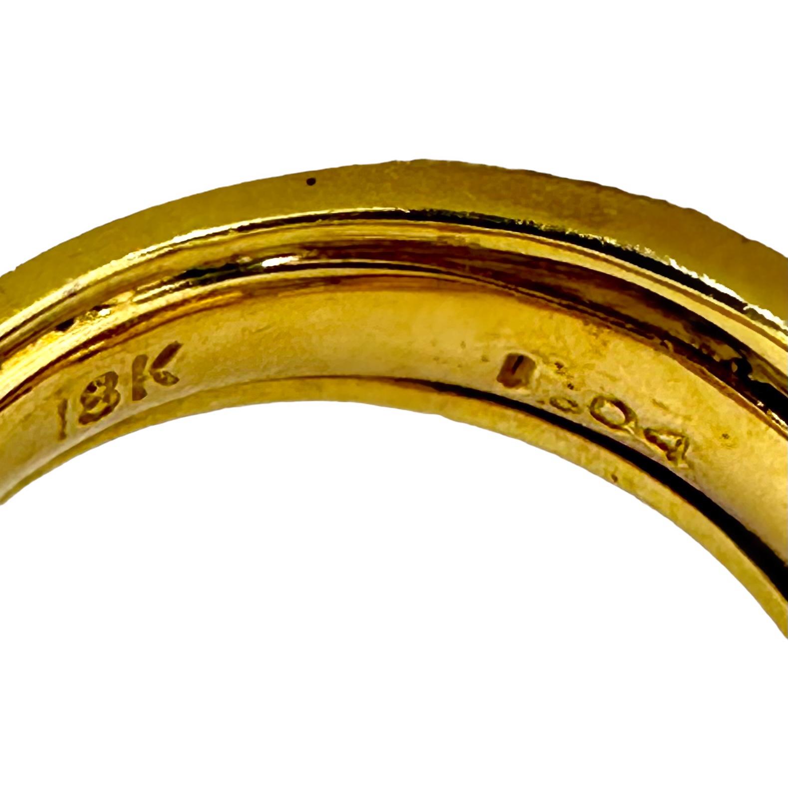 Bague à dôme en or jaune 18K et diamants sertis en pavé Pour femmes en vente