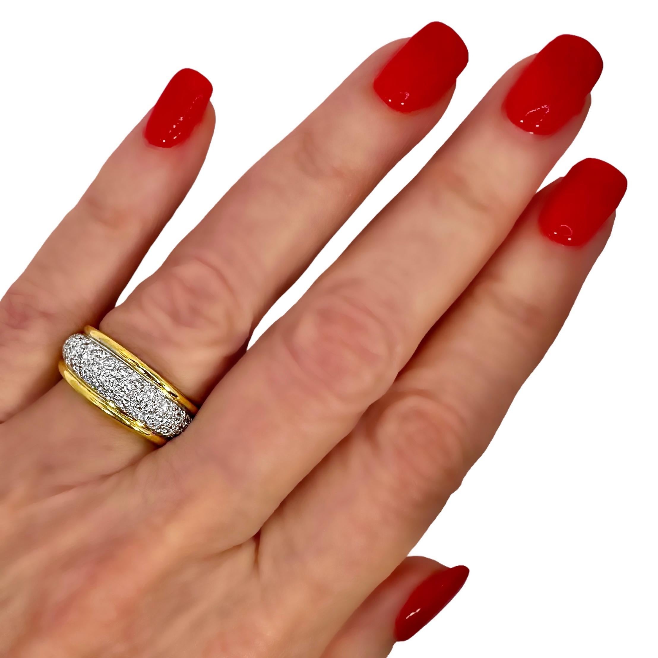 Bague à dôme en or jaune 18K et diamants sertis en pavé en vente 2