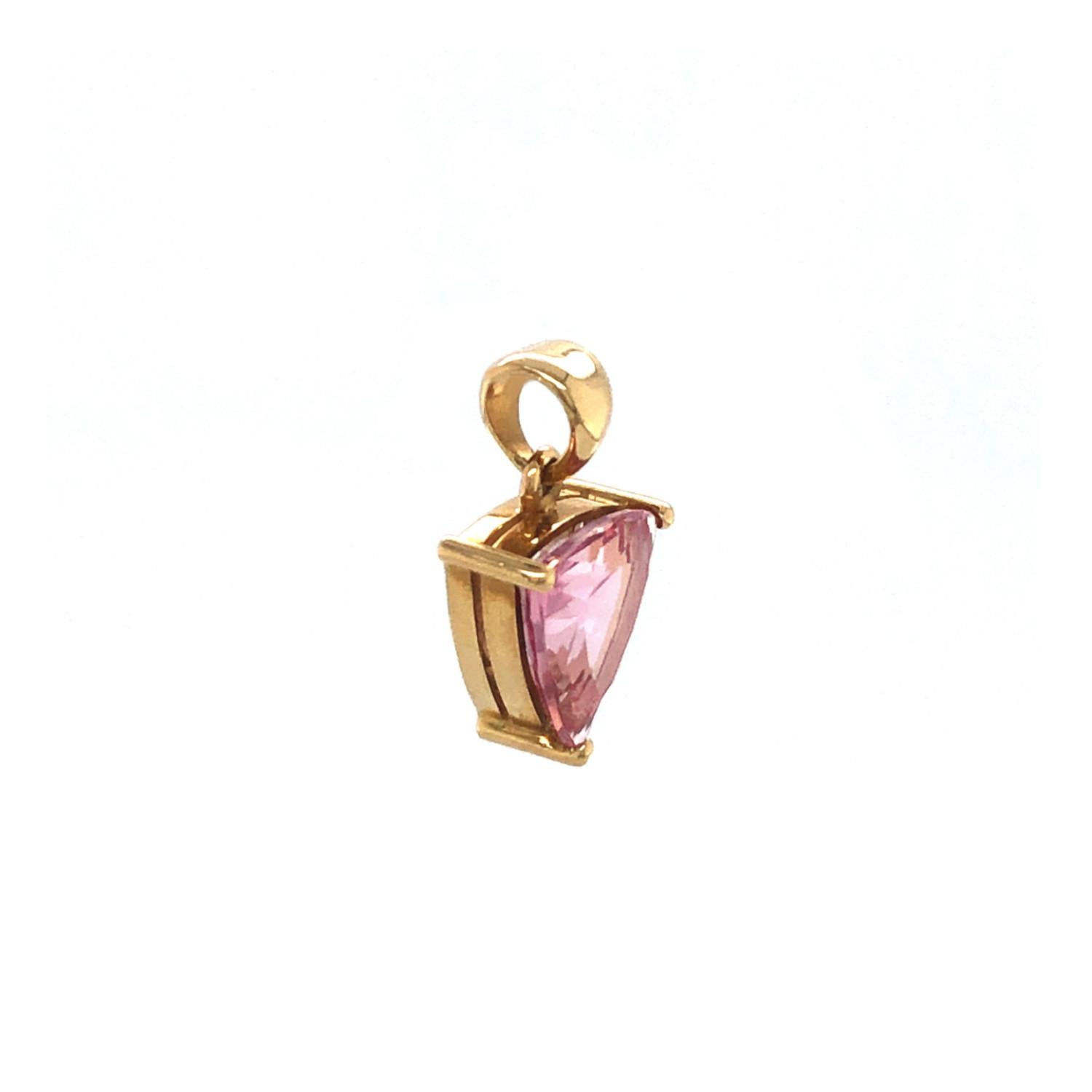 Pink Tourmaline 18k Yellow Gold Pendant



Product description:
The Tourmaline Pendant, 18k solid yellow gold is hand crafted with a beautiful natural gemstone. It is a unique piece that can follow you in the most varied moments of your life. A
