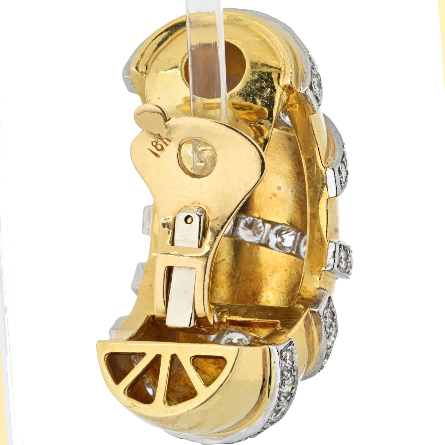 Pendants d'oreilles en or jaune 18 carats et platine avec diamants de 11,50 carats Excellent état - En vente à New York, NY