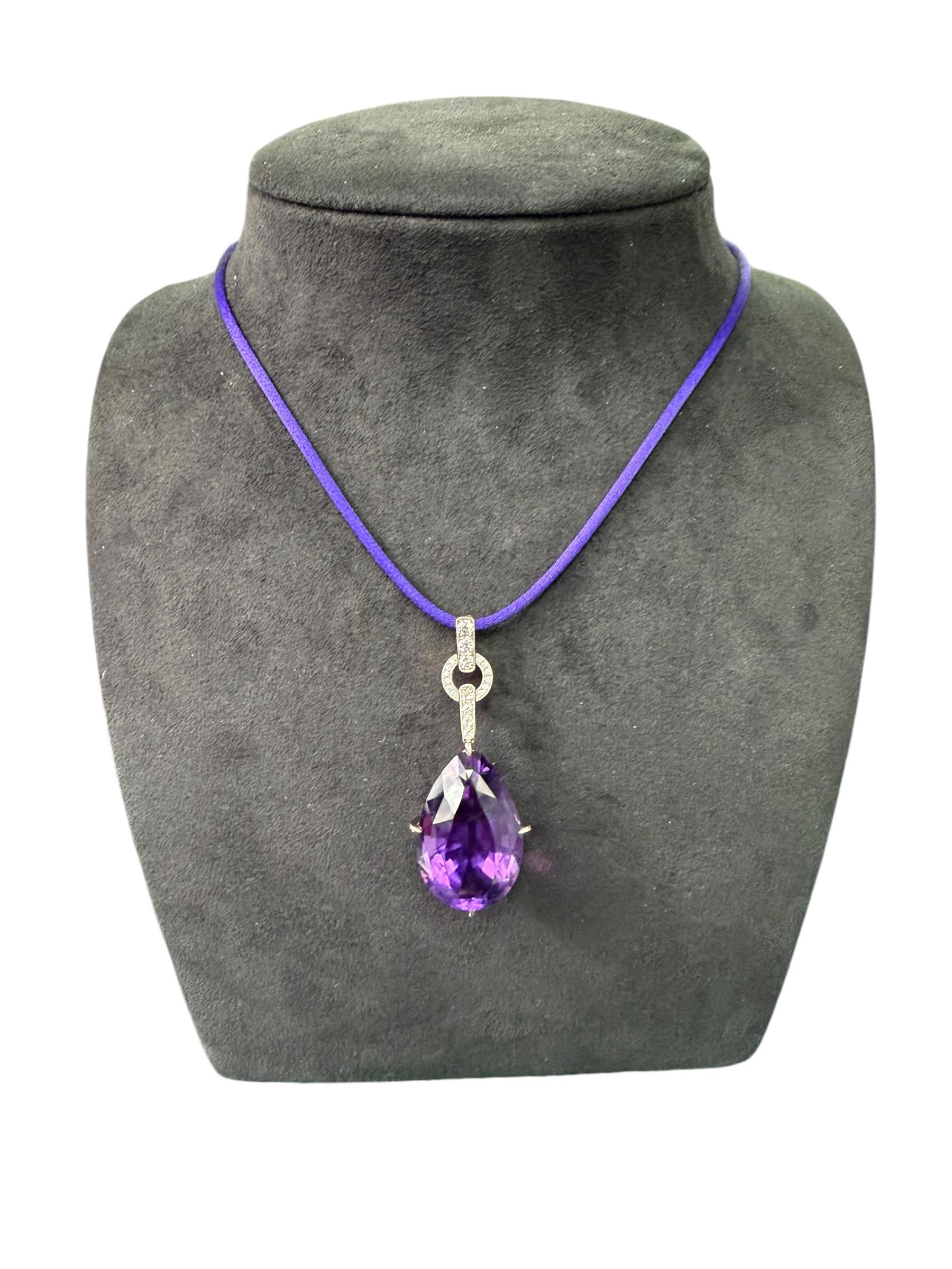 Taille poire Pendentif en or jaune 18k et platine avec améthyste