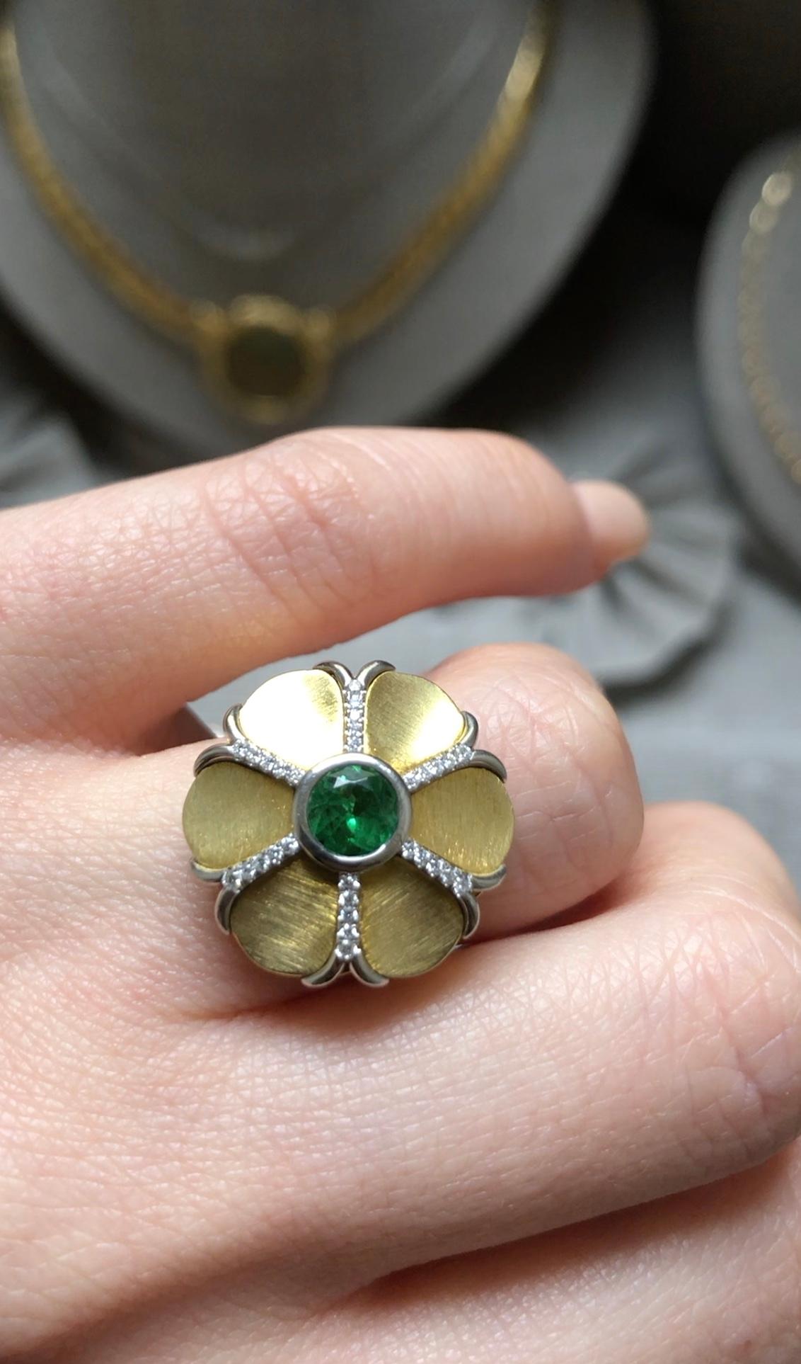 For Sale:  18k Yellow Gold and Platinum Diamond Cocktail Ring with 0.80 Carat Green Garnet 9