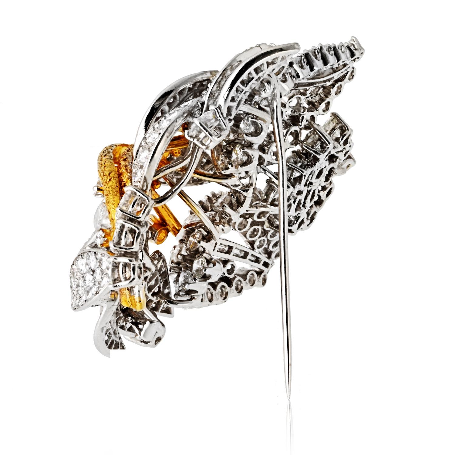 Taille ronde Broche feuille d'arbre en or jaune 18K et platine avec diamants en vente