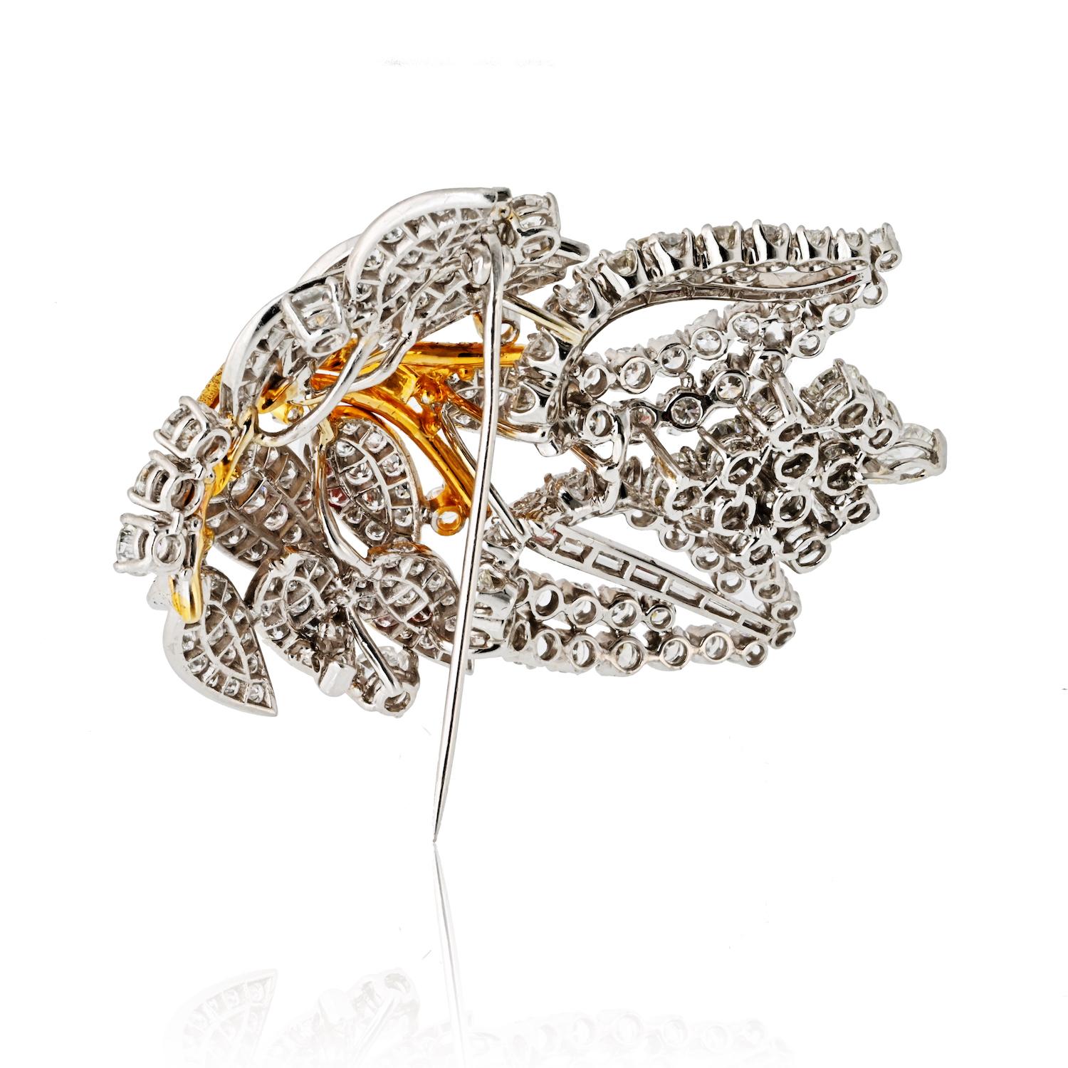 Broche feuille d'arbre en or jaune 18K et platine avec diamants Excellent état - En vente à New York, NY